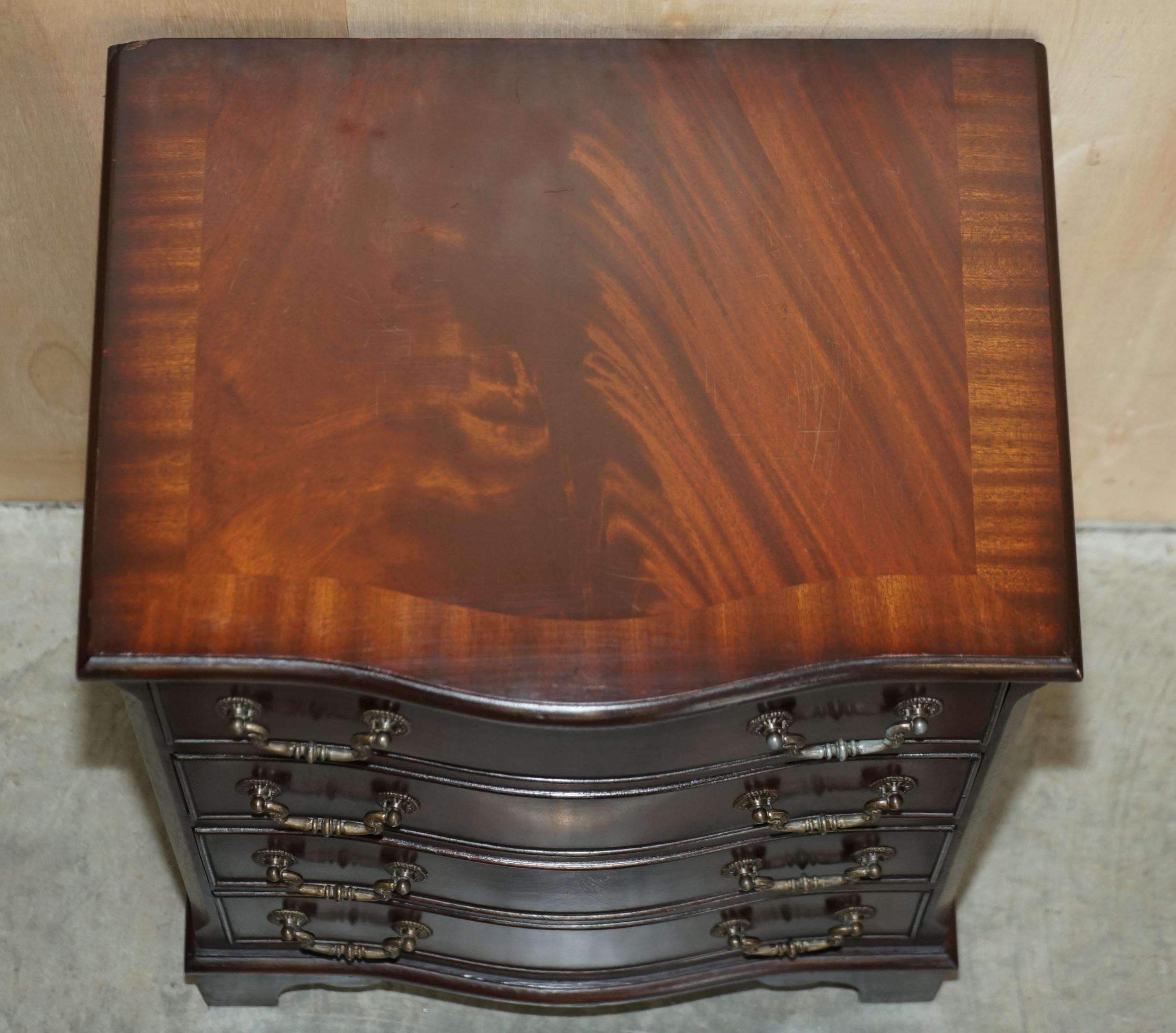 Vintage Hardwood Side End Lamp Table Sized Serpentine Fronted Chest of Drawers For Sale 3
