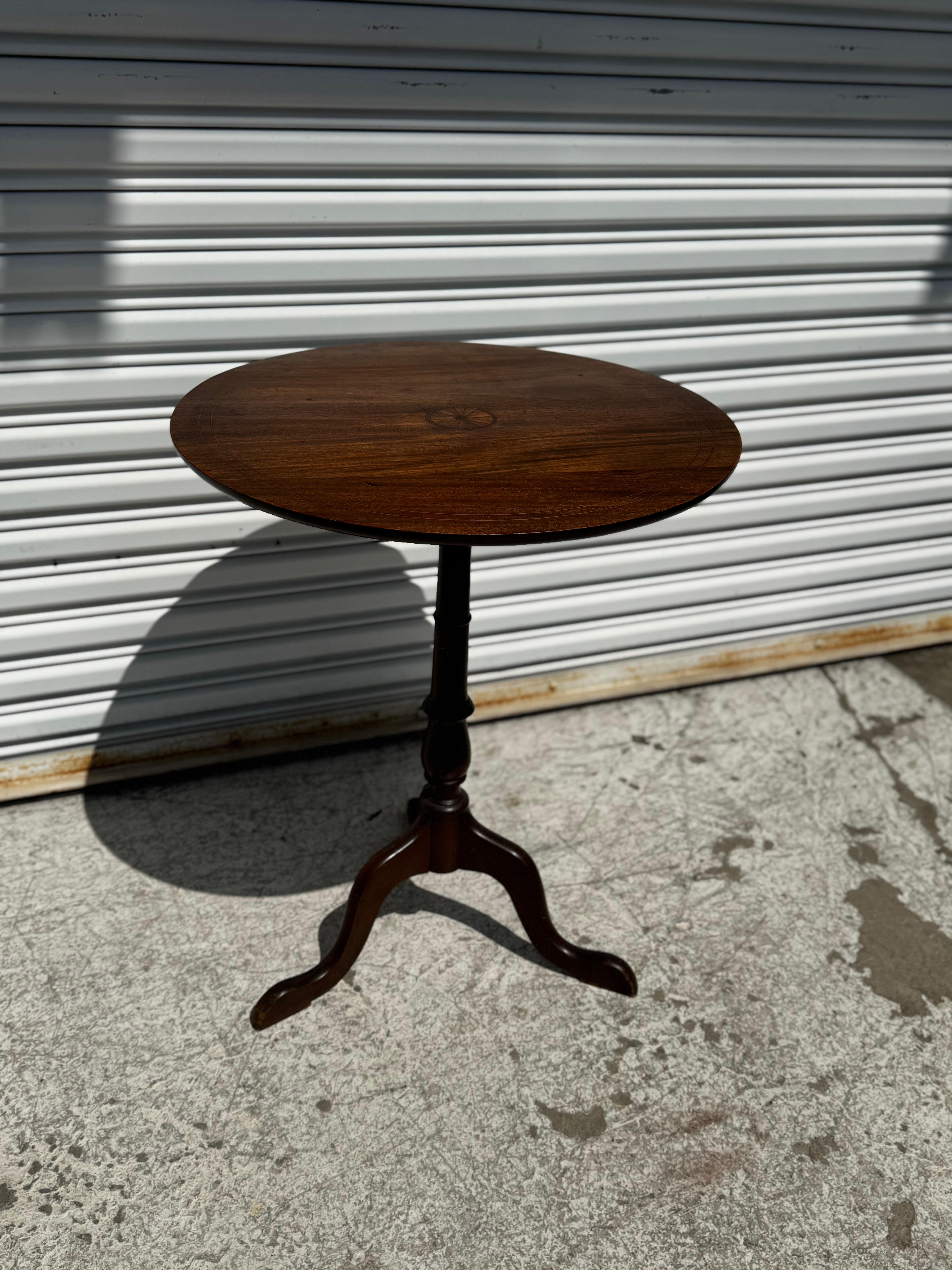 Vintage Mahogany Tilt Top Queen Anne Style Table with Inlay For Sale 1