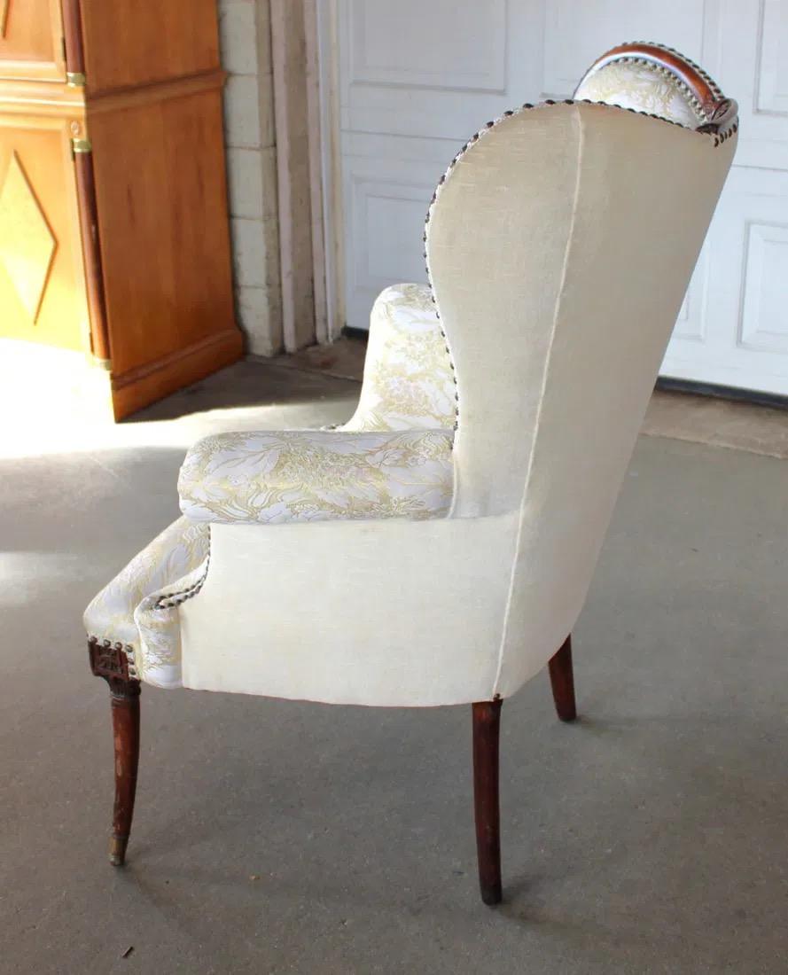 Vintage Mahogany Wingback Chair With Carved Detailing In Good Condition For Sale In Elkton, MD