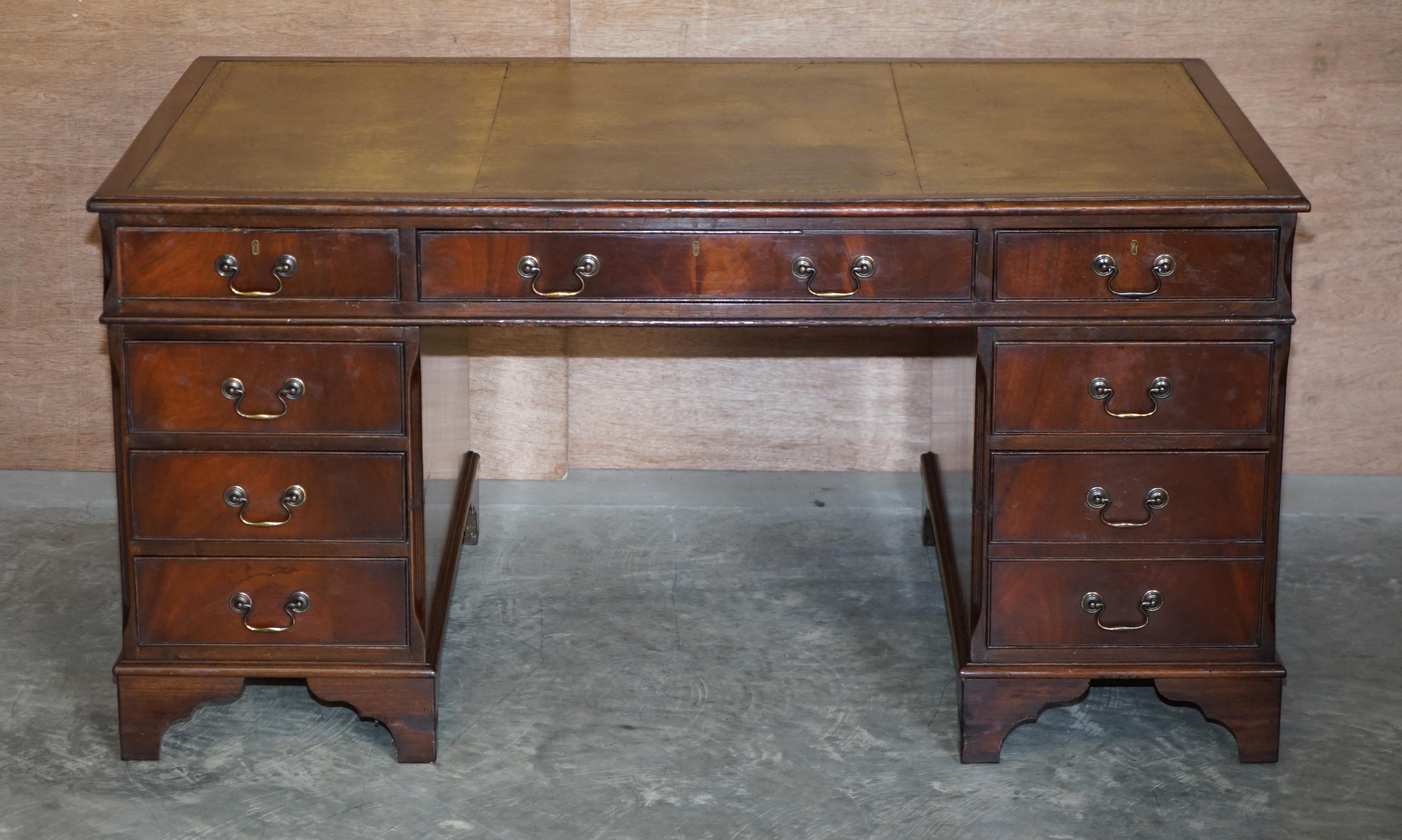 We are delighted to offer for sale this large vintage mahogany twin pedestal partner desk with aged green leather writing surface

A good looking well made and nice sized desk, I have the matching Chesterfield green leather office chair listed