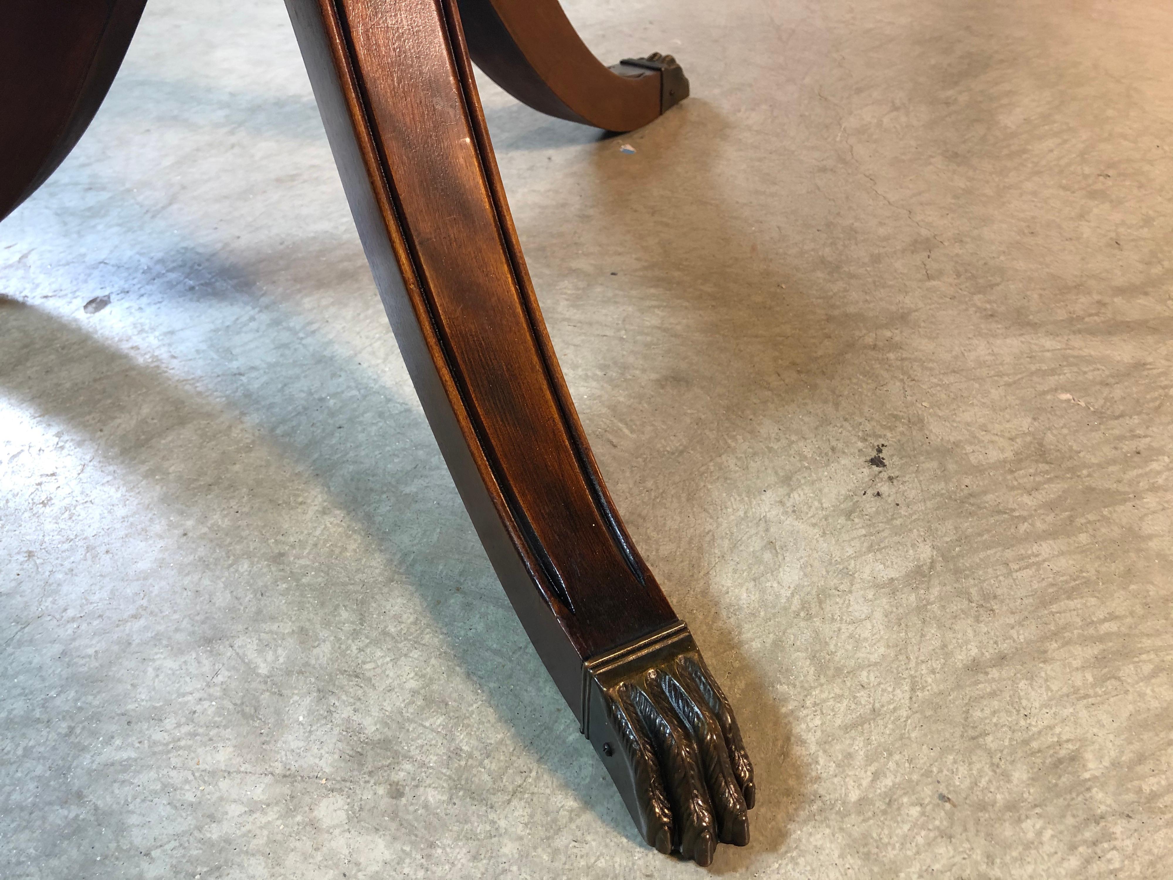Vintage Mahogany Wood Dining Room Table For Sale 4