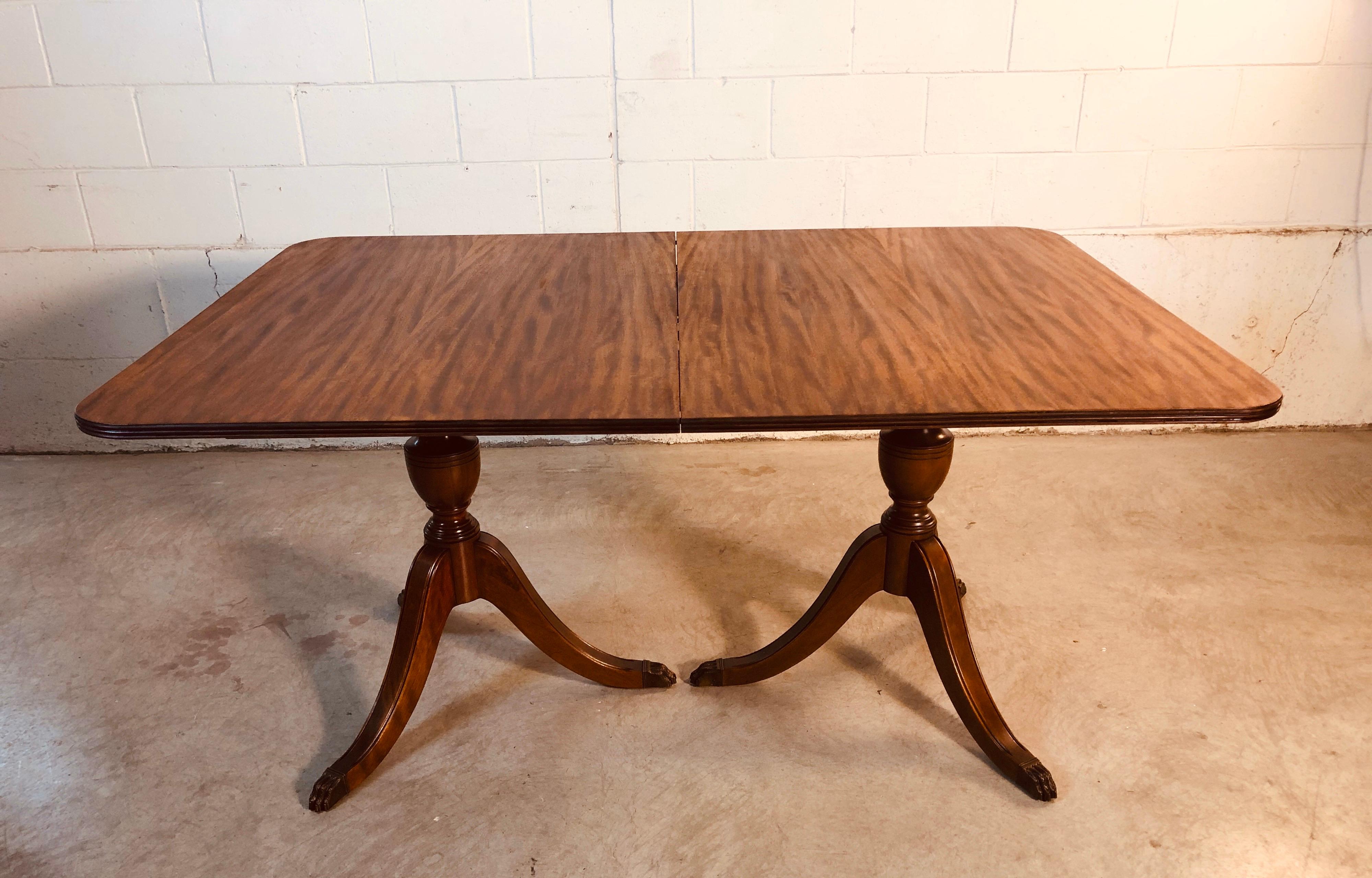 American Classical Vintage Mahogany Wood Dining Room Table For Sale