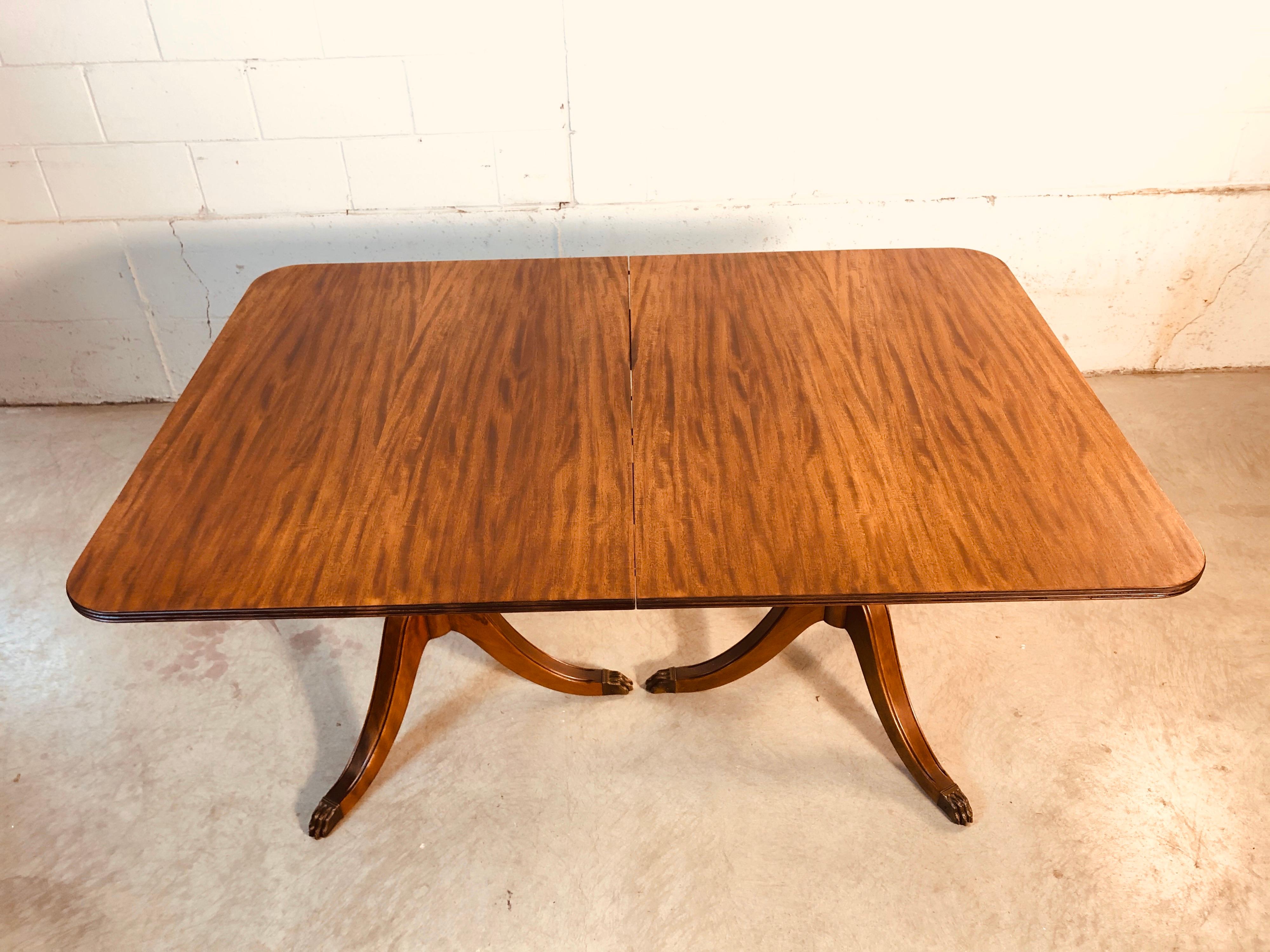 American Vintage Mahogany Wood Dining Room Table For Sale