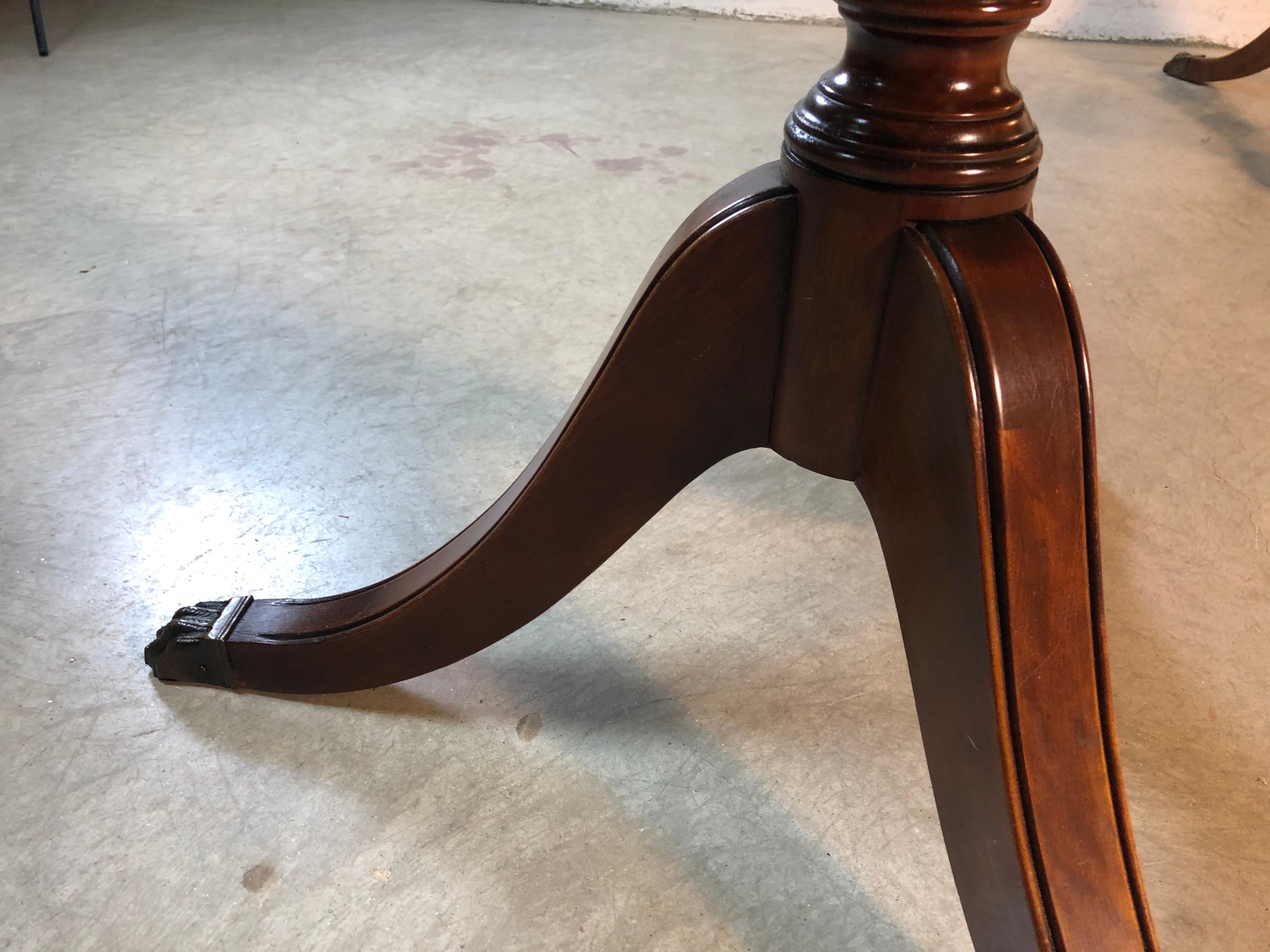 Vintage Mahogany Wood Dining Room Table For Sale 3