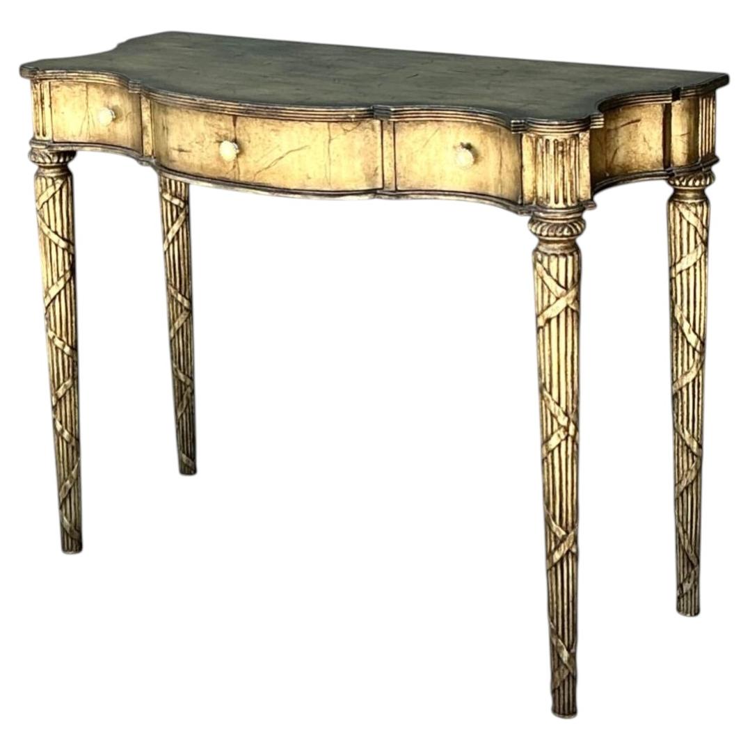 Table console vintage en bois « Mainland Smith » avec finition dorée en vente
