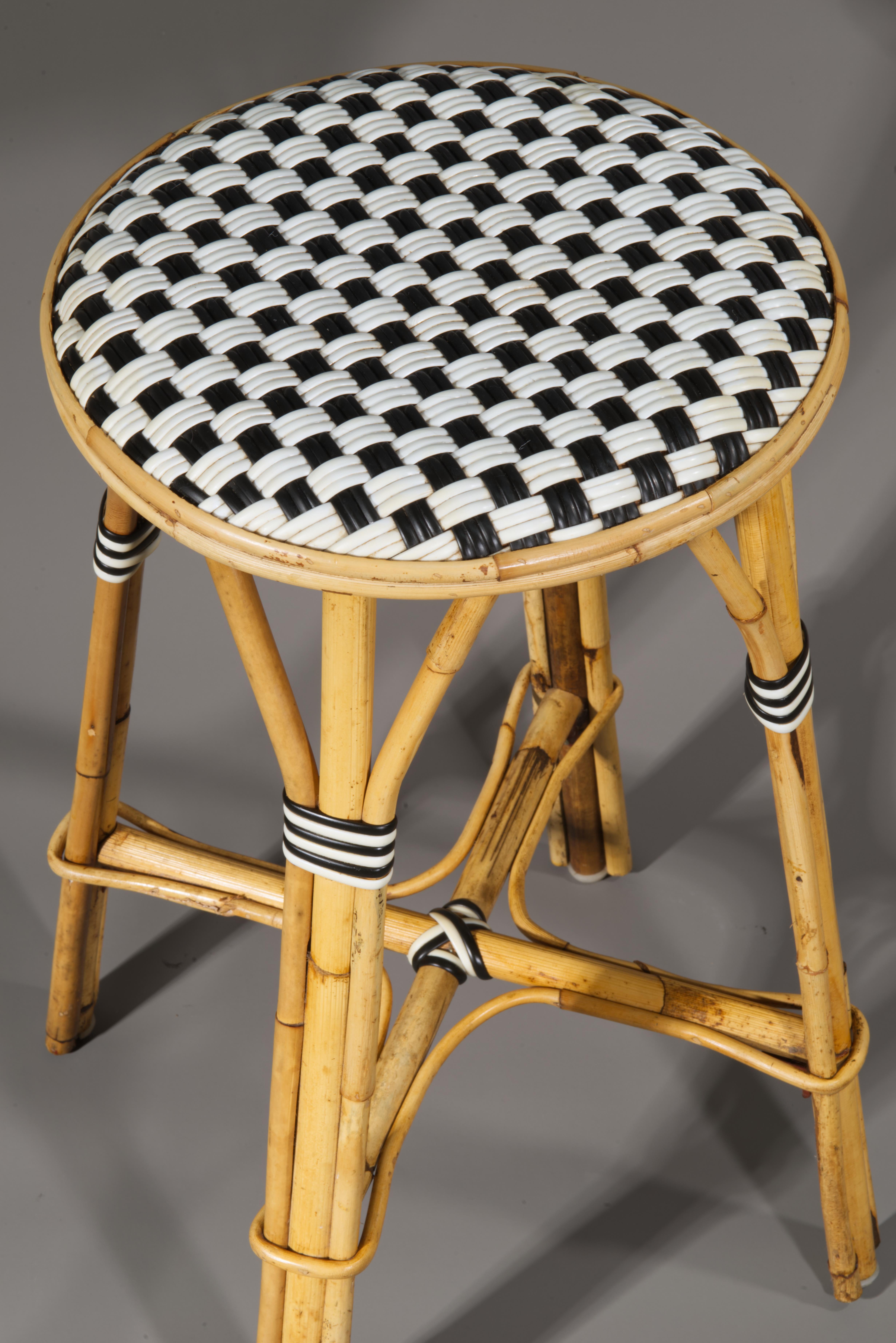 Taburete de bar de ratán francés Maison Gatti Vintage en Bueno estado para la venta en Clifton Springs, NY