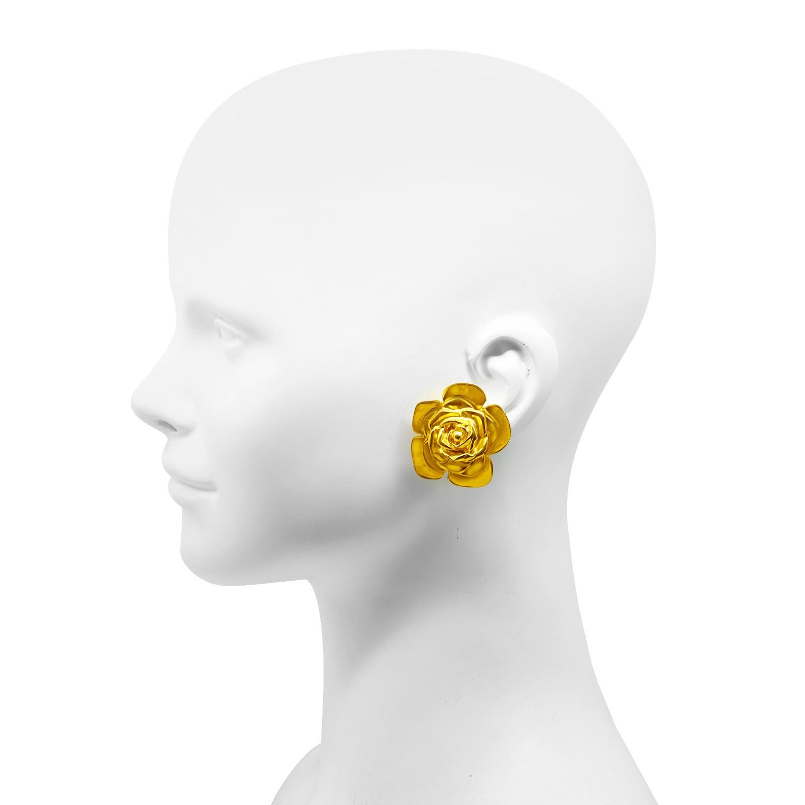 Vintage Maison Goossens Yves Saint Laurent YSL Gold-Rosen-Ohrringe, ca. 1980er Jahre (Künstler*in)