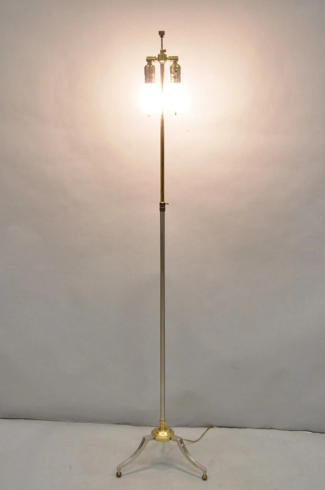 Lampada da terra regolabile in stile neoclassico Maison Jansen d'epoca in acciaio e ottone in vendita 4