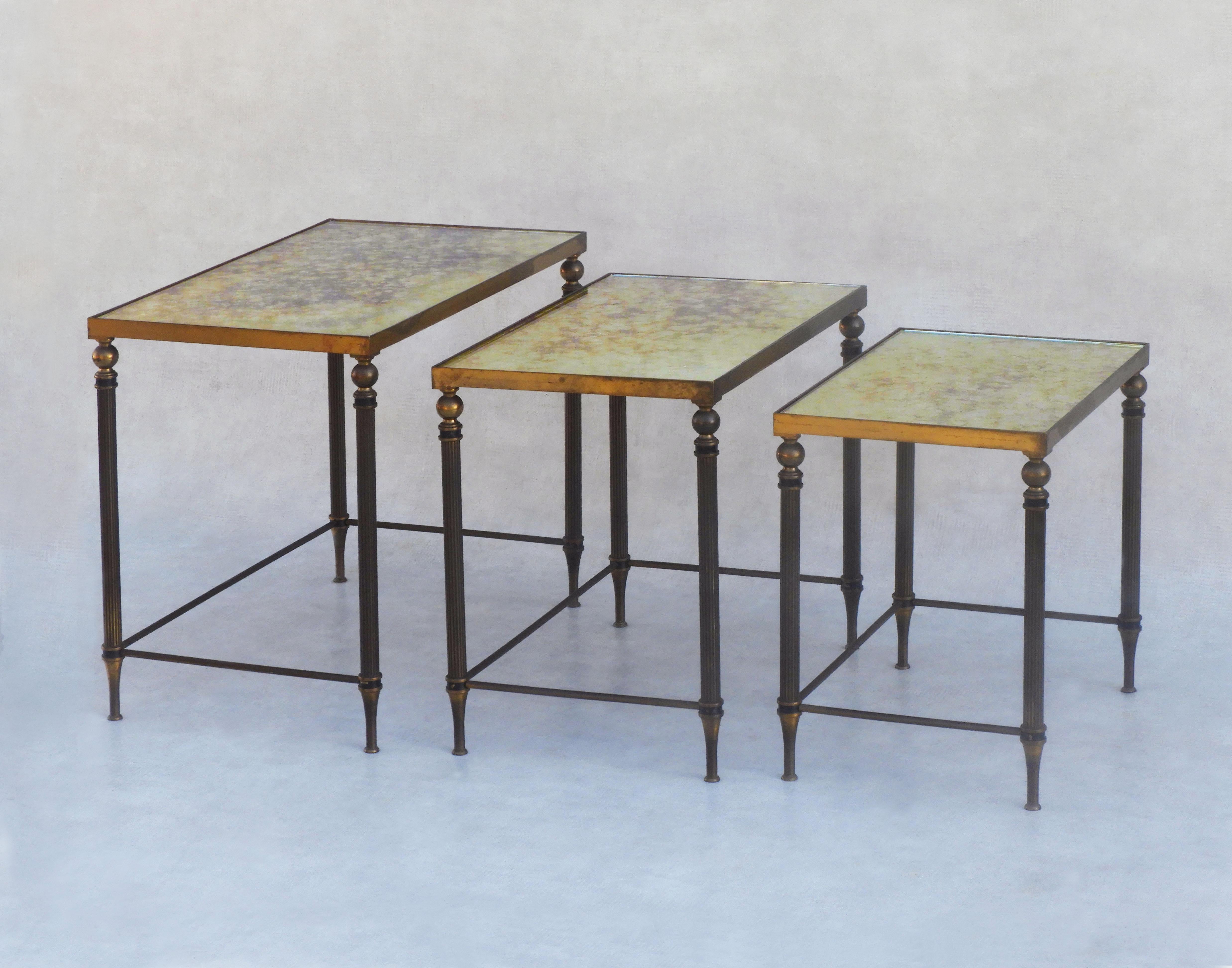 Vintage Maison Jansen Style Nest of Tables in Bronze and Verre Églomisé In Good Condition In Trensacq, FR