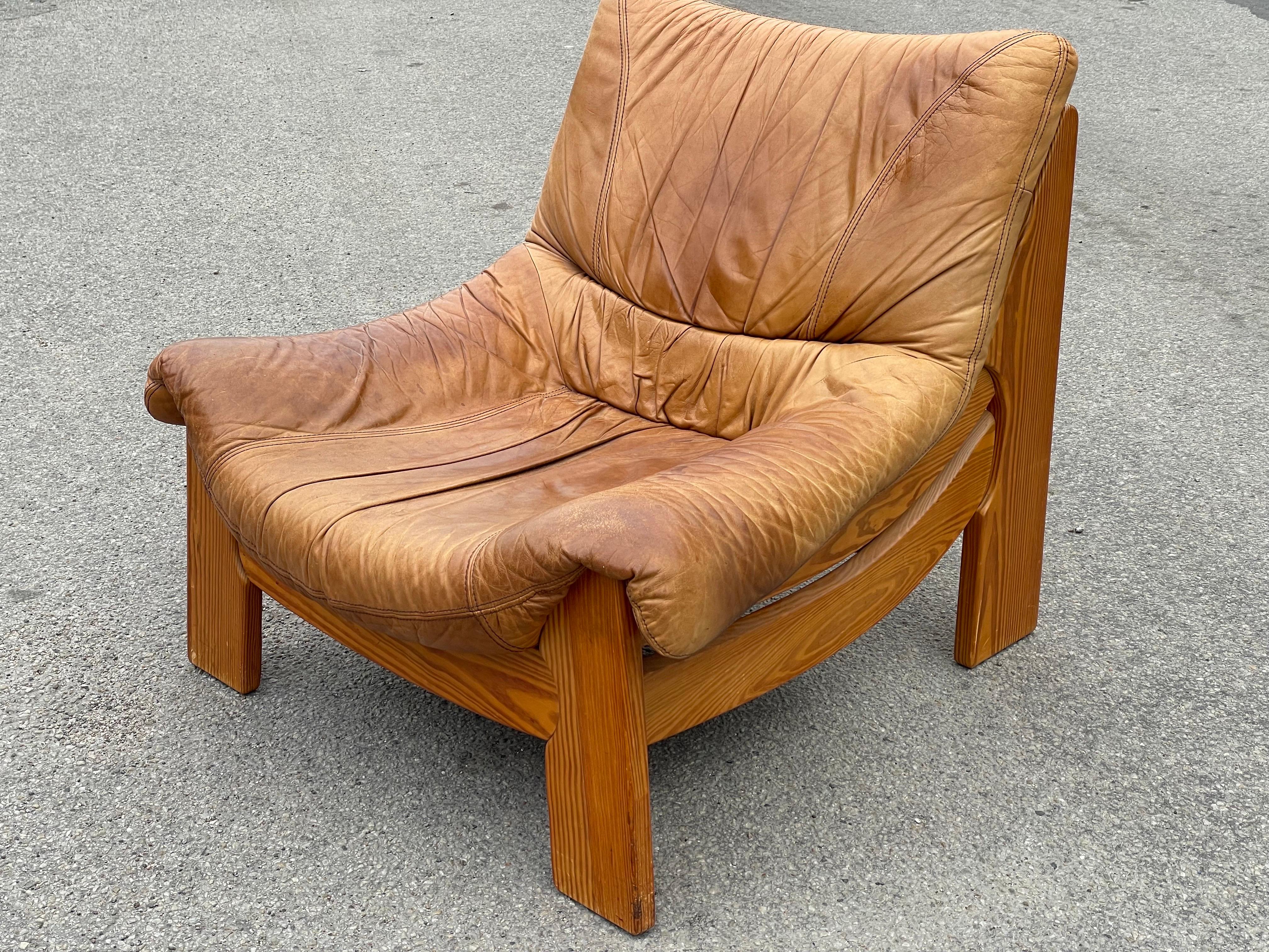 Vintage Maison Regain leather lounge chair in solid pine from the 1960´s For Sale 4