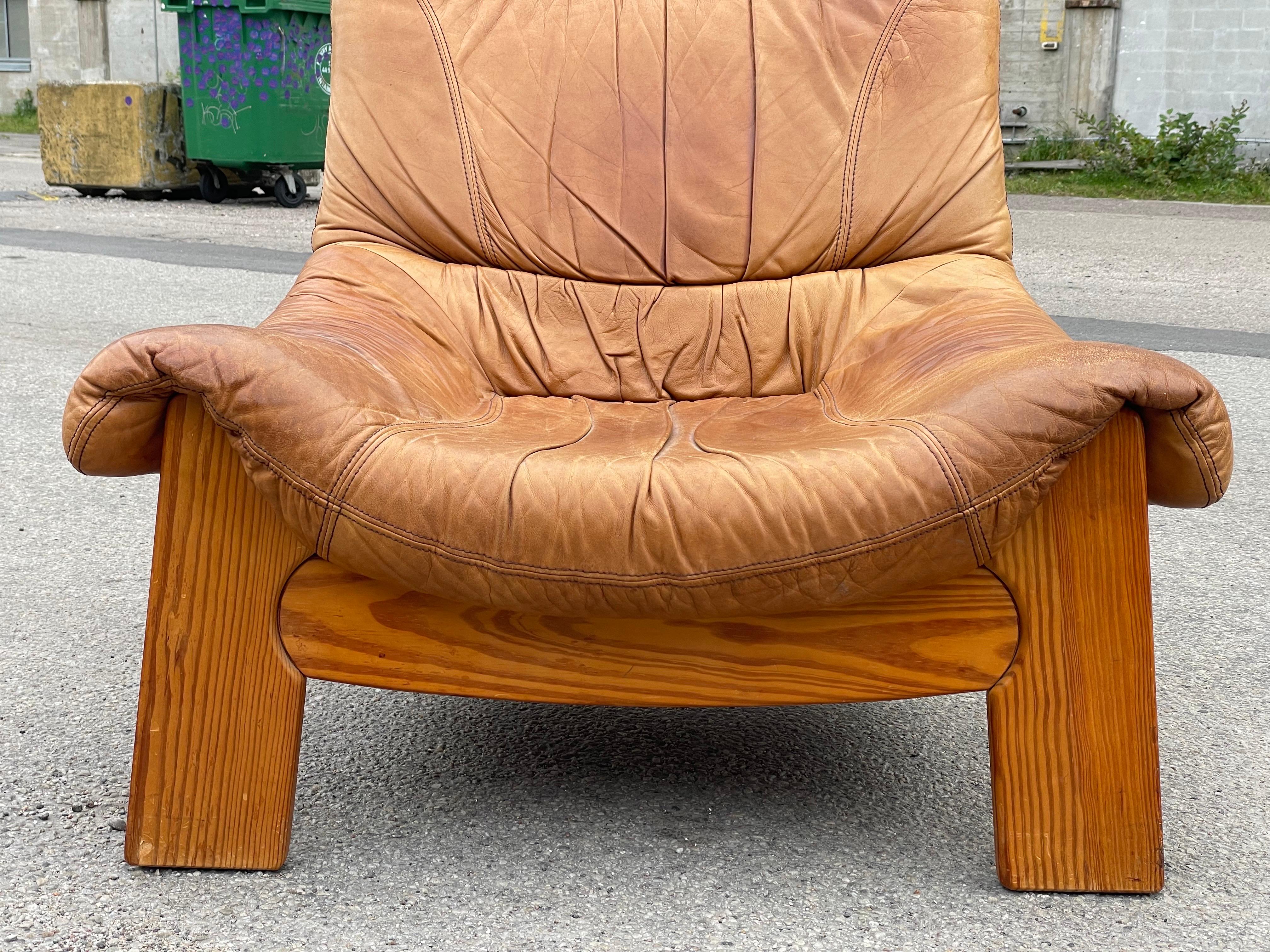 Late 20th Century Vintage Maison Regain leather lounge chair in solid pine from the 1960´s For Sale