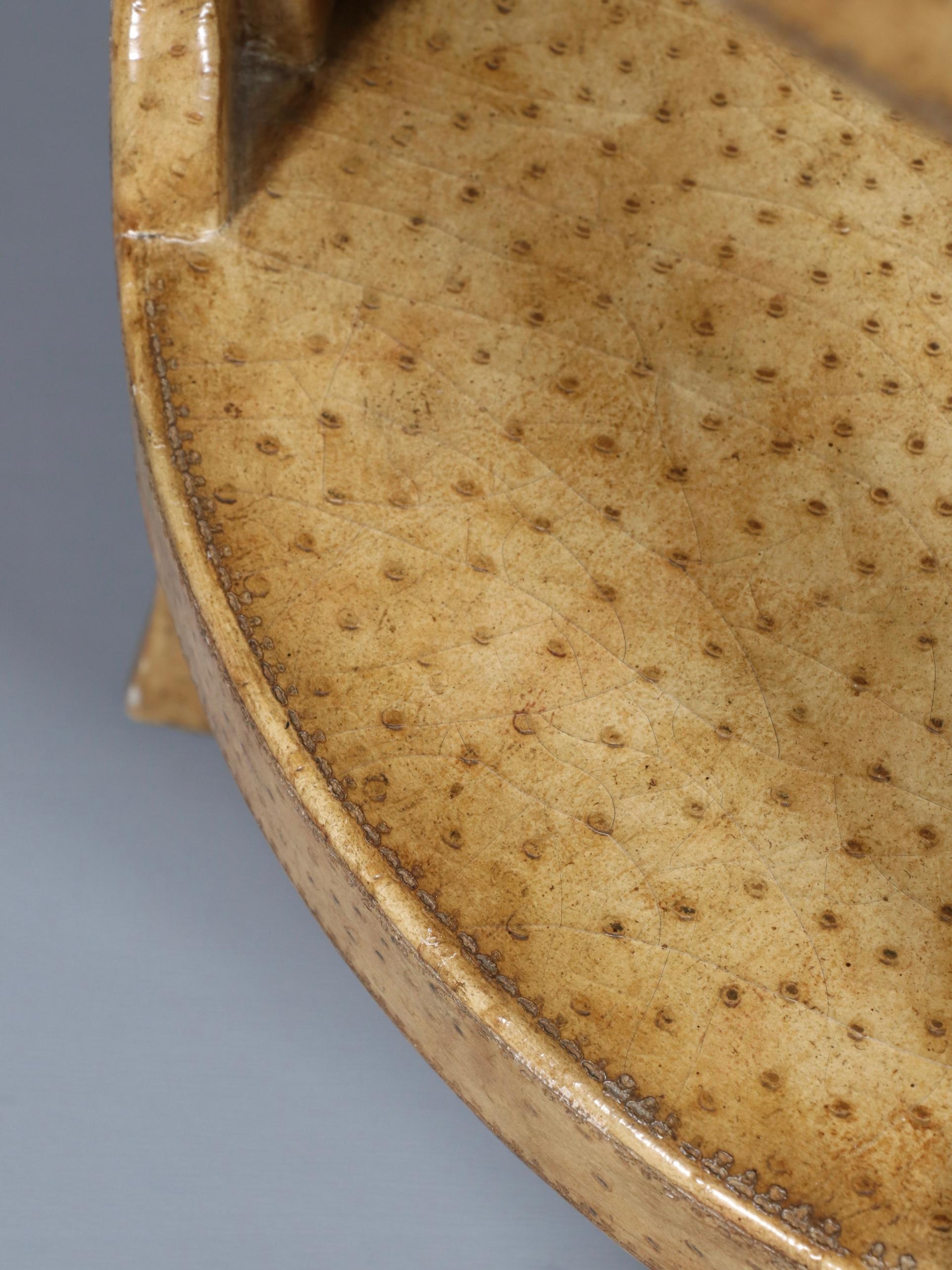 Vintage Maitland-Smith Faux Ostrich Leather Tier Side Table en venta 1