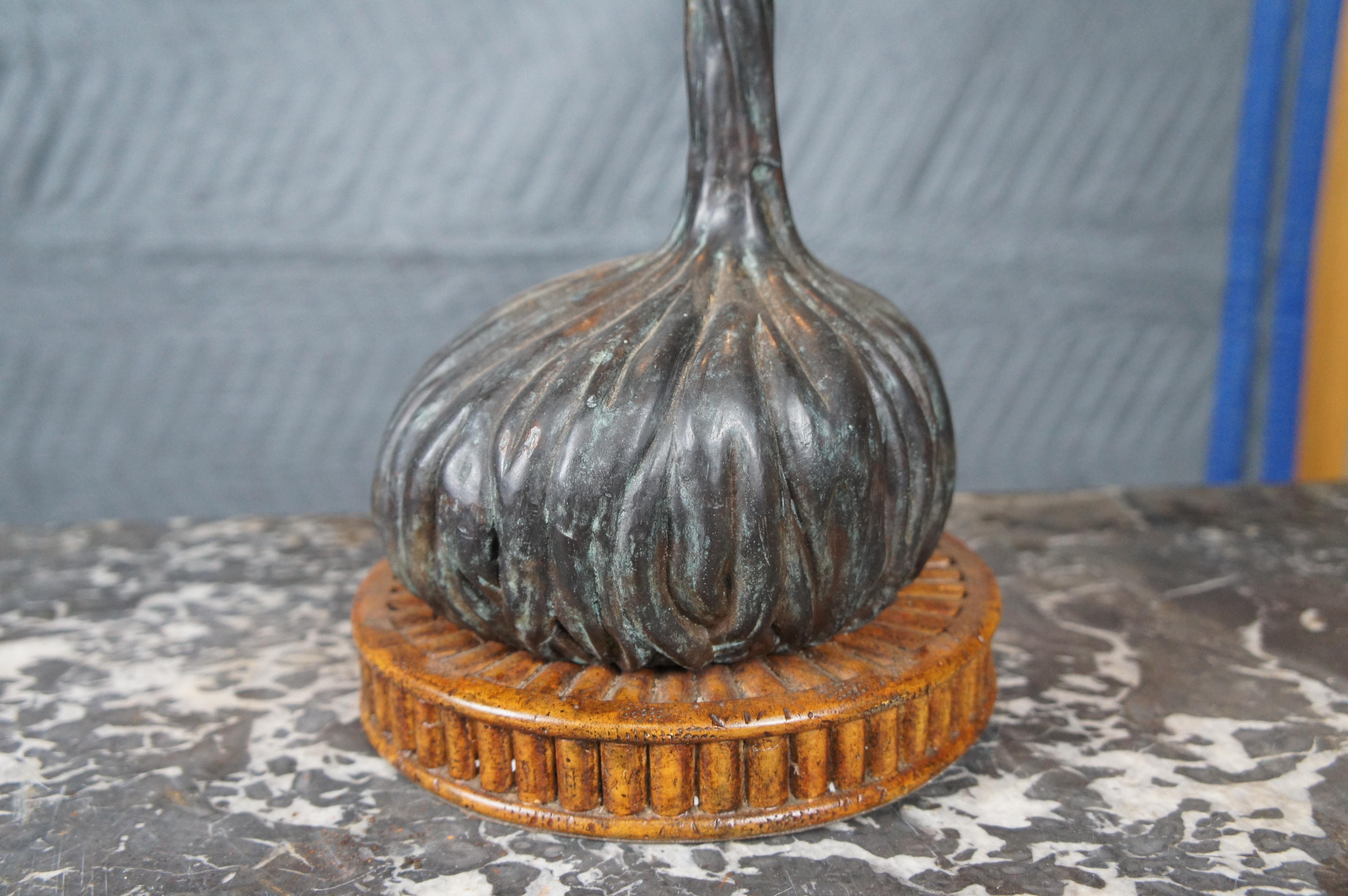 Lampe de bureau vintage Maitland Smith en bronze figuratif avec abat-jour en forme de coquille de stylo 27 pouces Bon état - En vente à Dayton, OH