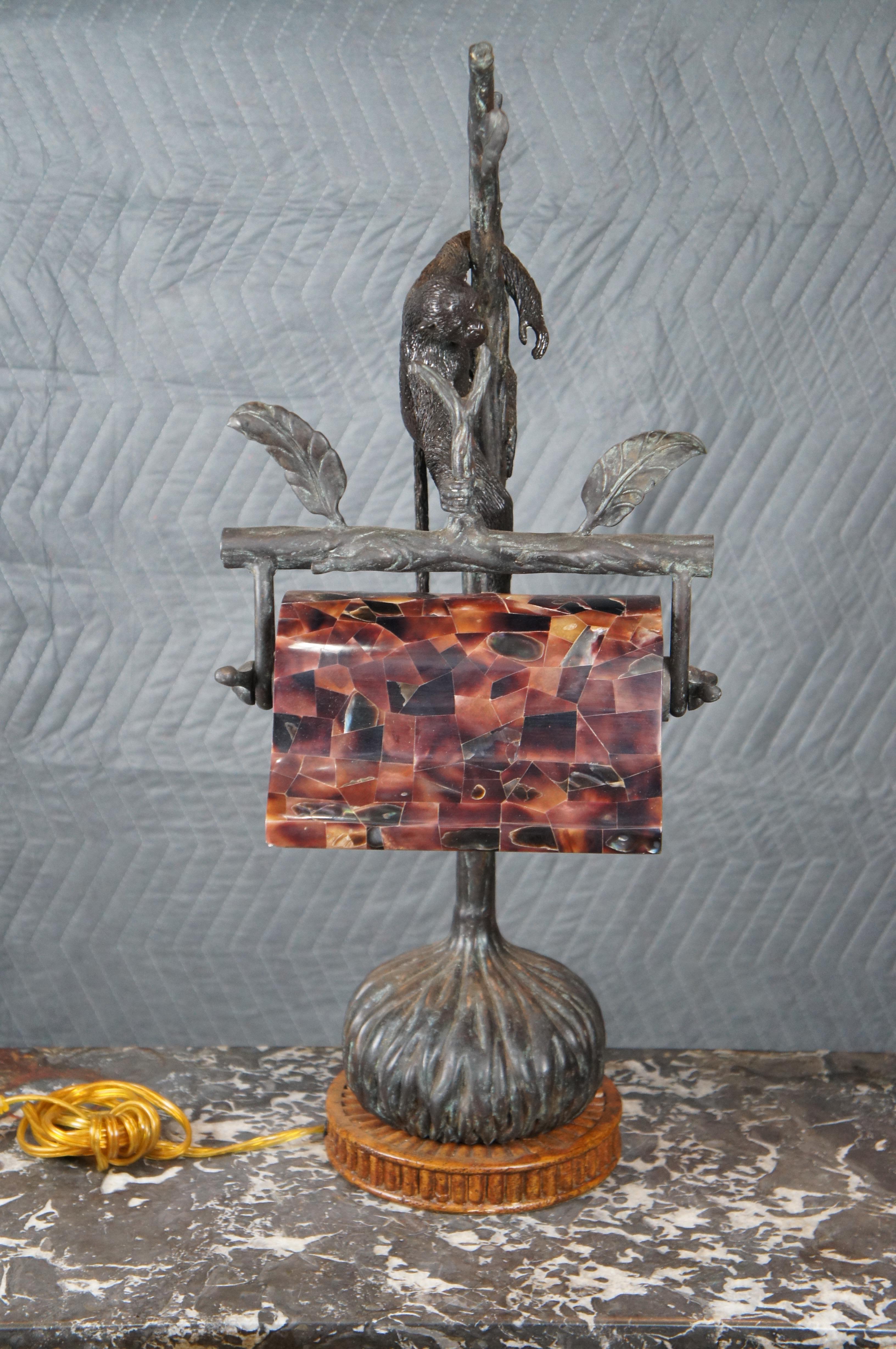 Coquillage Lampe de bureau vintage Maitland Smith en bronze figuratif avec abat-jour en forme de coquille de stylo 27 pouces en vente