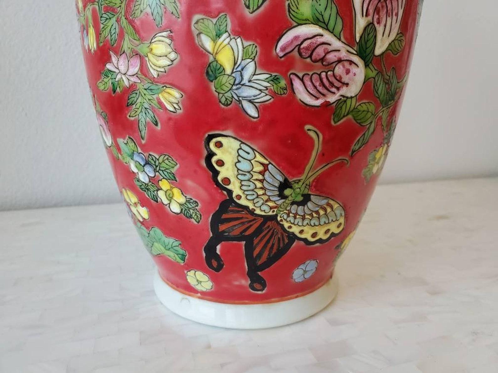 Vase vintage en porcelaine chinoise Maitland-Smith peint à la main Bon état - En vente à Forney, TX
