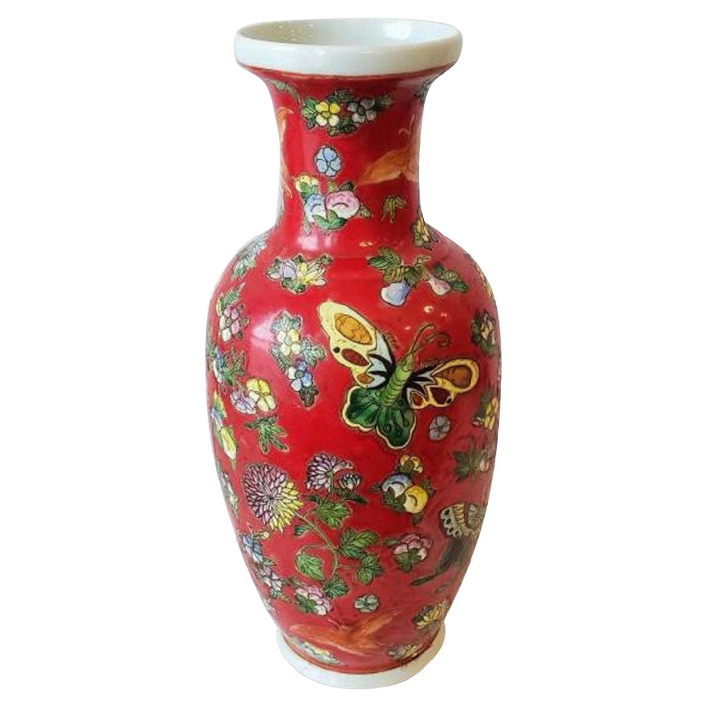 Vase vintage en porcelaine chinoise Maitland-Smith peint à la main en vente