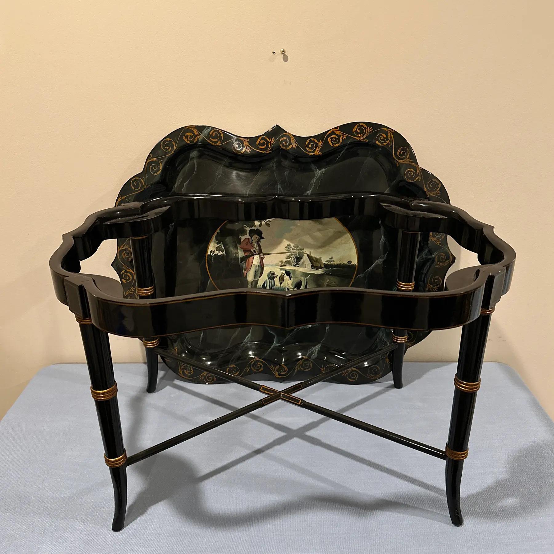 Philippin Table à plateau vintage Maitland Smith, peinte à la main et laquée, pour la chasse aux oiseaux en vente