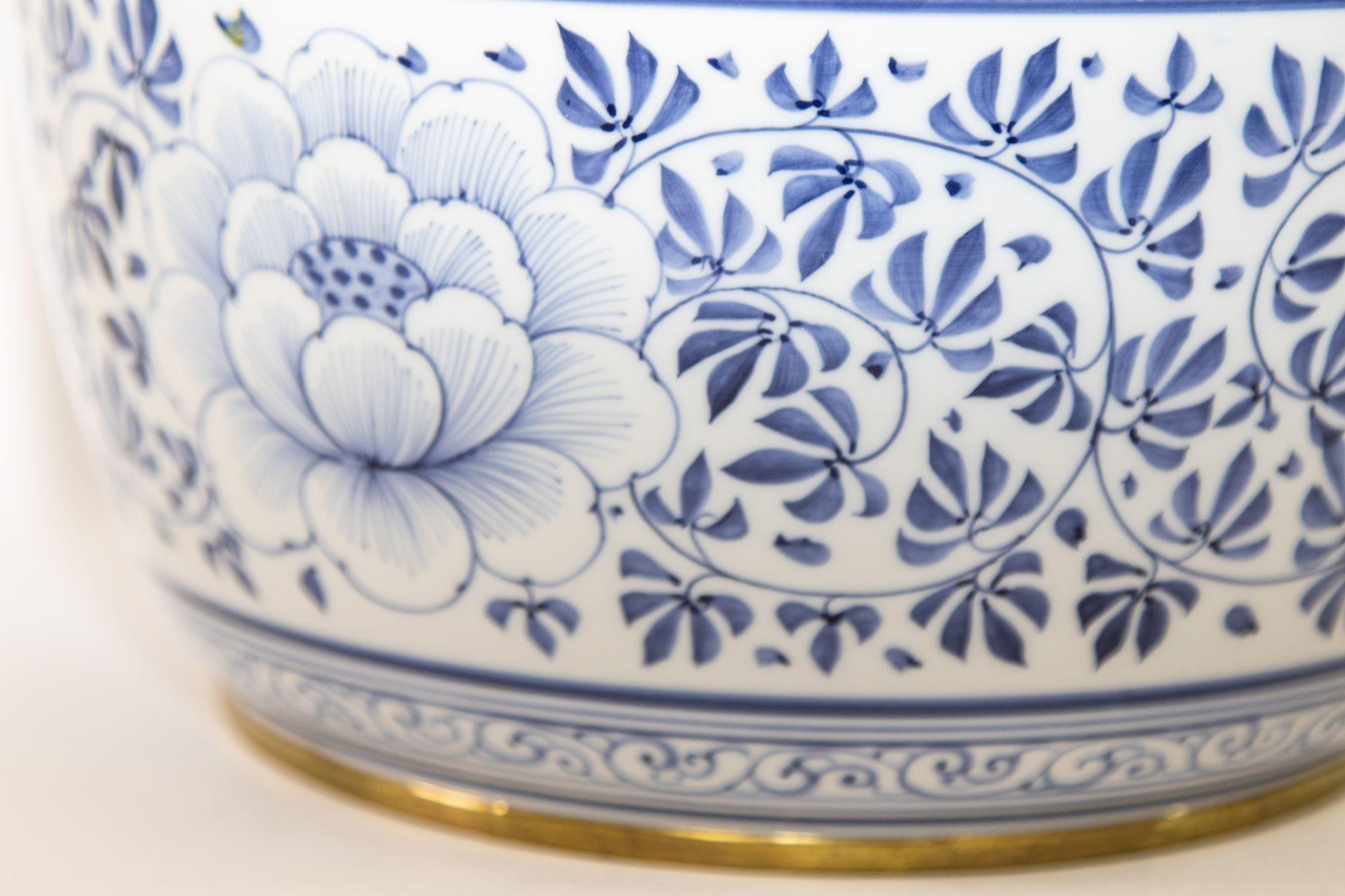 Vintage Maitland Smith Large Blue and White Porcelain Floral Pattern Lidded Urn 4