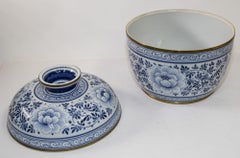 Vintage Maitland Smith Large Blue and White Porcelain Floral Pattern Lidded Urn