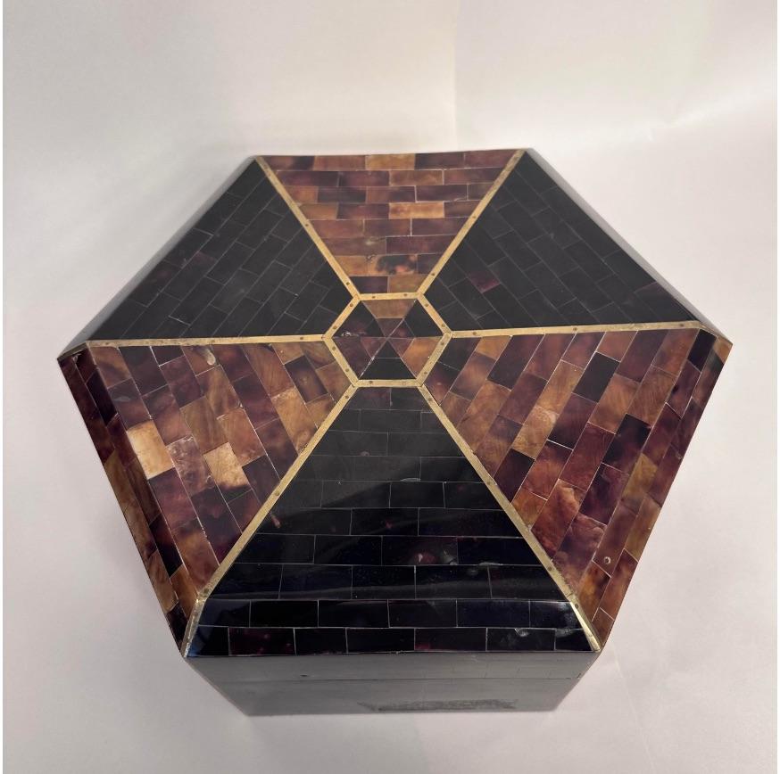 Art déco Boîte hexagonale Maitland-Smith Lg tessellée en fausse écaille de tortue  en vente
