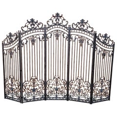 Vieux portail de jardin en fer forgé Maitland Smith orné de 5 panneaux