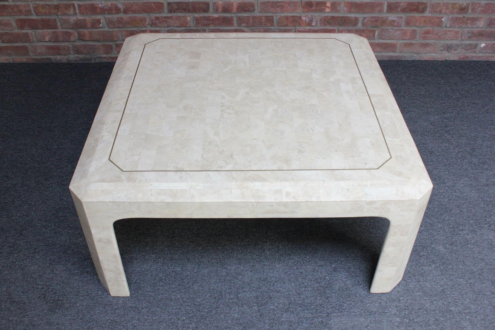 Table basse carrée Maitland Smith en pierre tessellée avec incrustation en laiton en vente 13