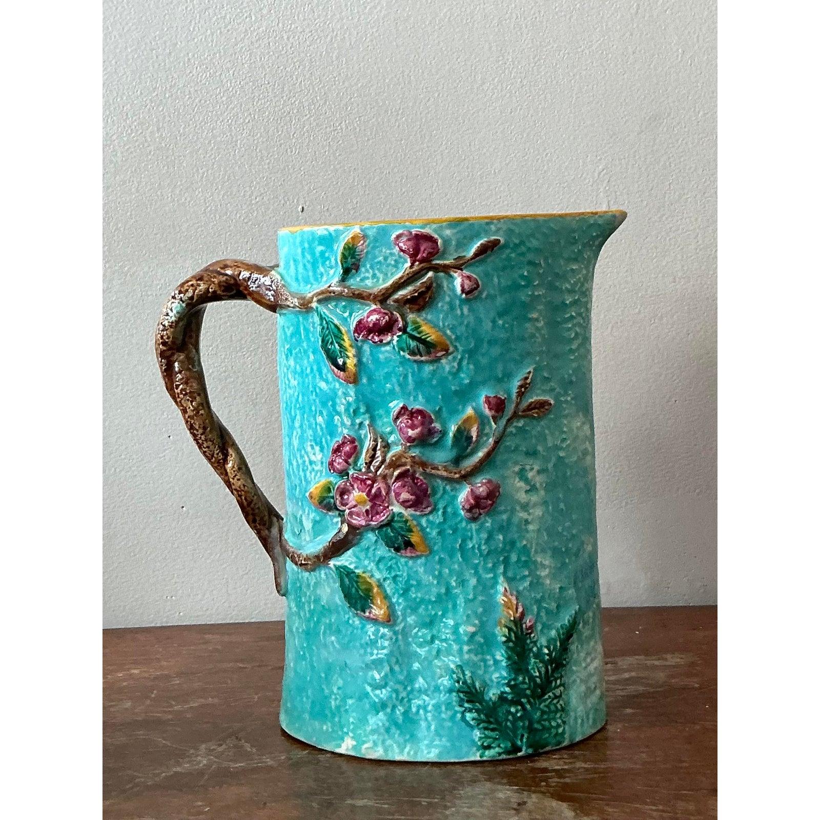 Vintage Majolika Hartriegel Krug im Zustand „Gut“ im Angebot in West Palm Beach, FL