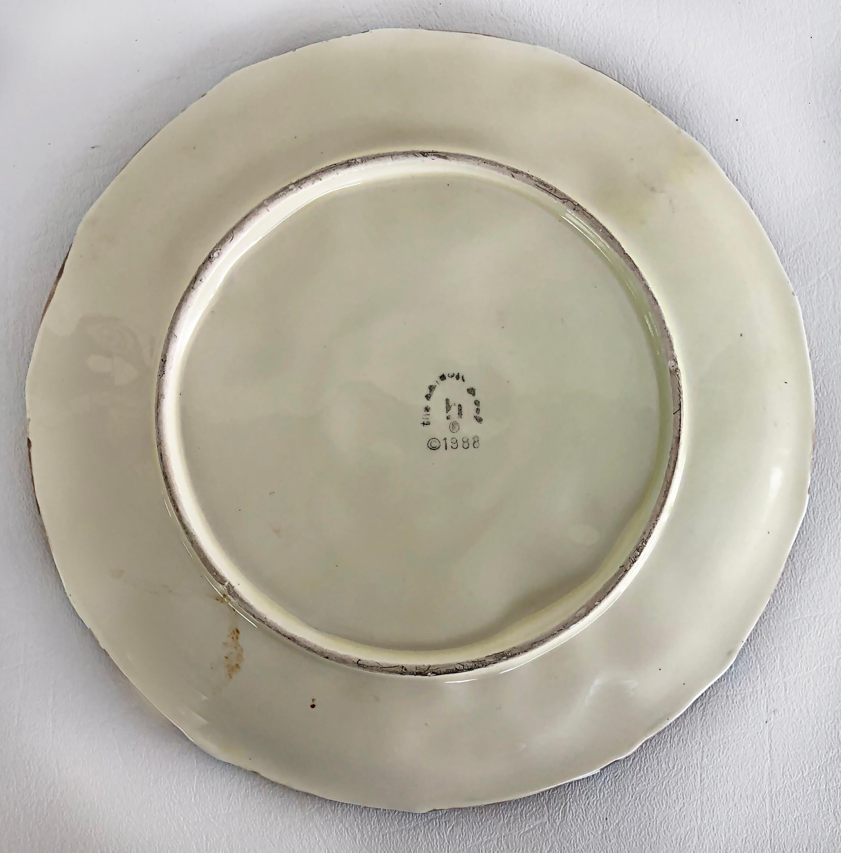 Vintage Majolica Serving Plate, Floral Leaf Border, 1988 For Sale 2