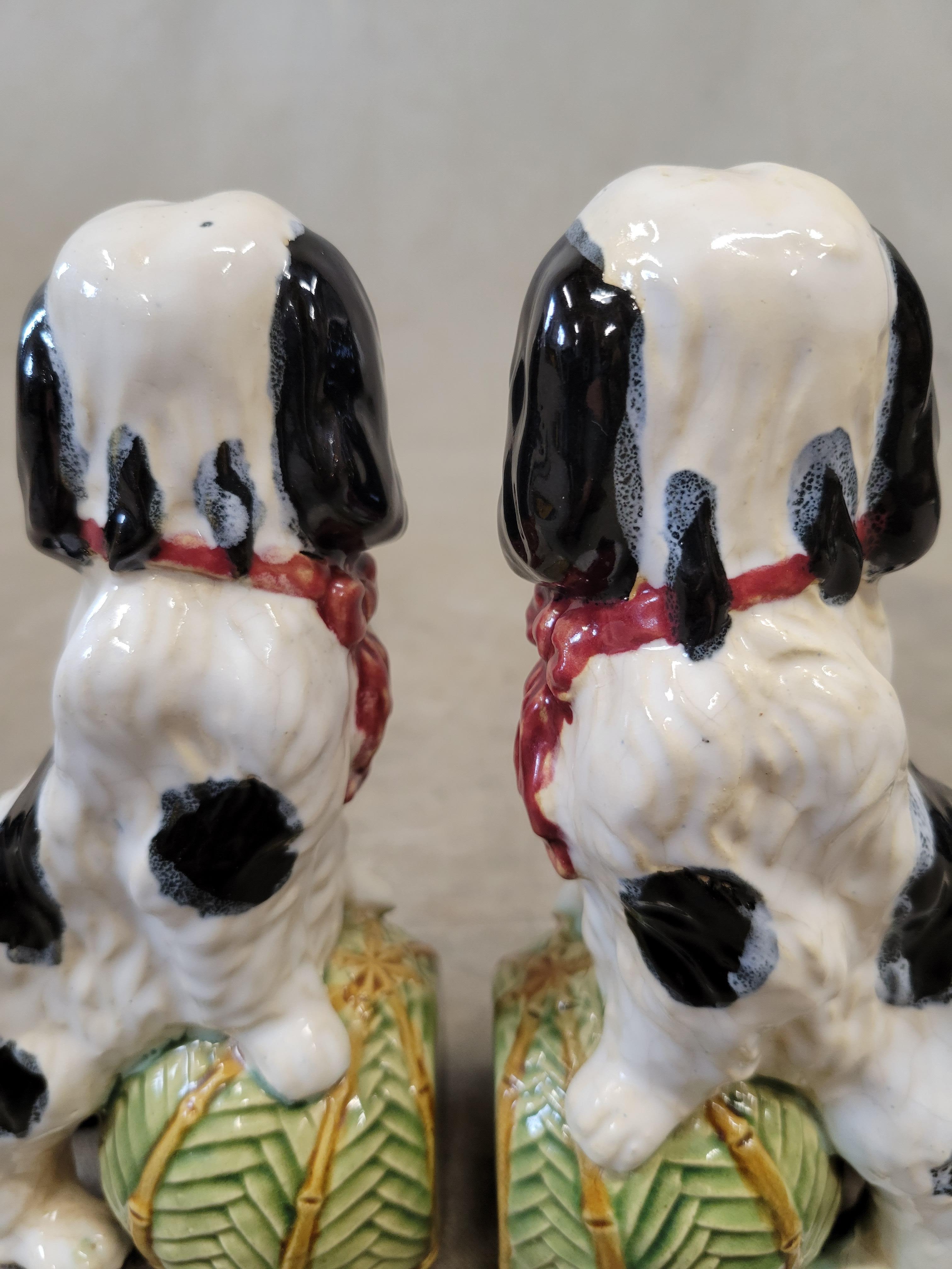 Vintage Majolica Staffordshire Cavalier King Charles Spaniel Bookends - a Pair In Good Condition For Sale In Centennial, CO