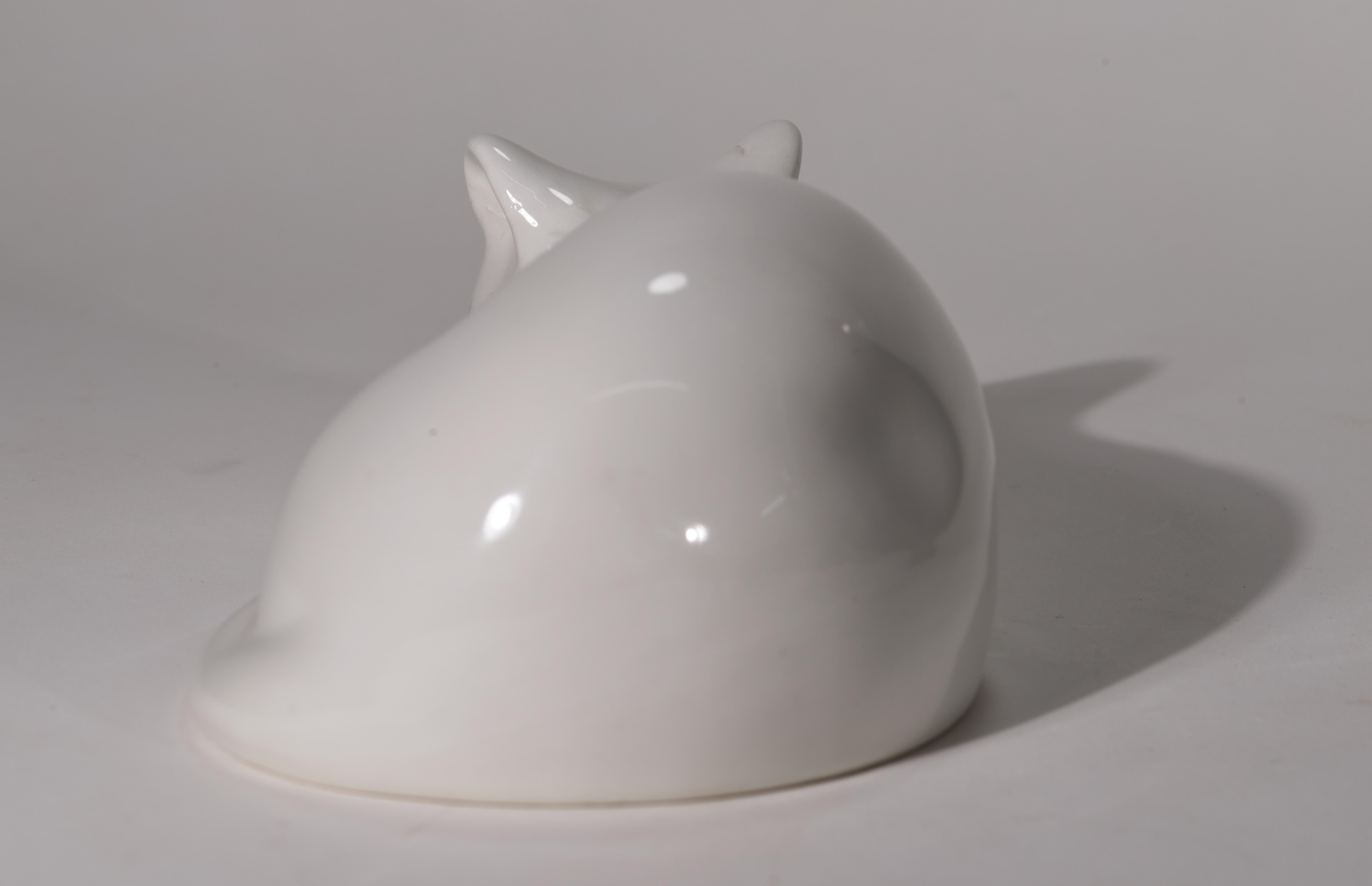 Ceramic Vintage Majolica White Cat with Dragonfly Sculpture, Italy 1960s For Sale