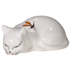 Escultura vintage de mayólica blanca Gato con libélula, Italia Años 60
