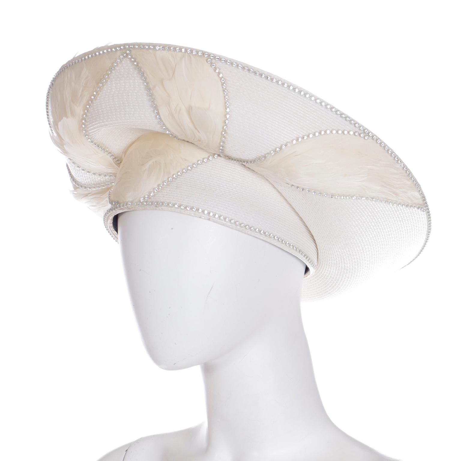 Vintage Makins White & Cream Straw & Feather Statement Derby Church Hat In Good Condition In Portland, OR