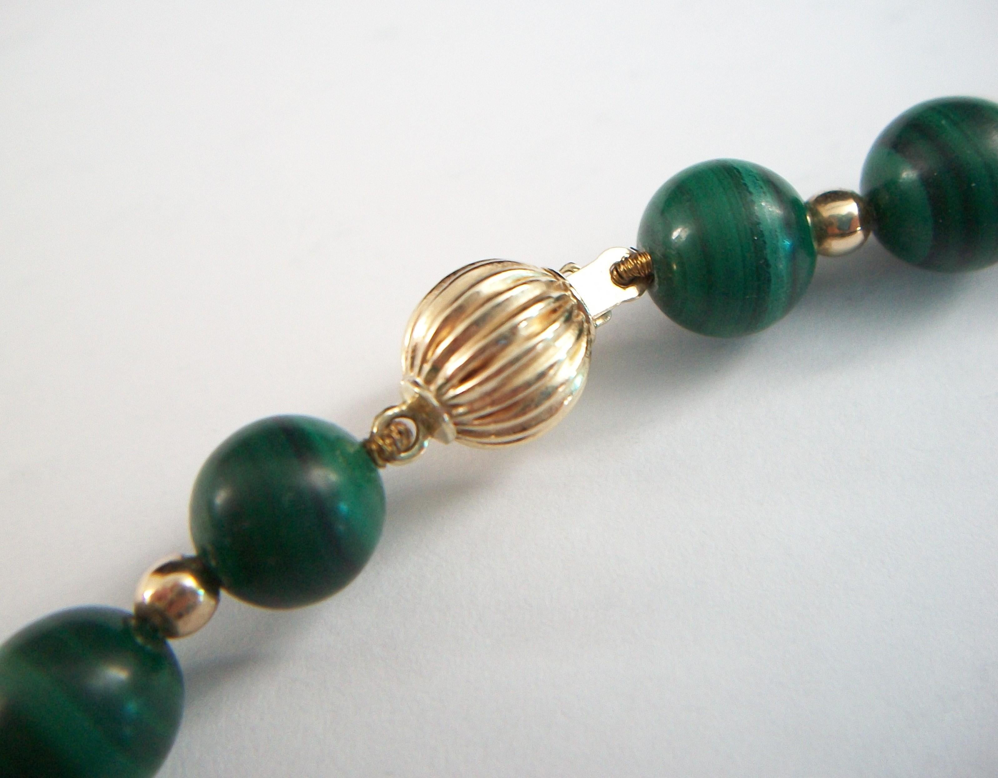 Vintage Malachite & 14K Gold Beaded Necklace - France - Late 20th Century For Sale 4