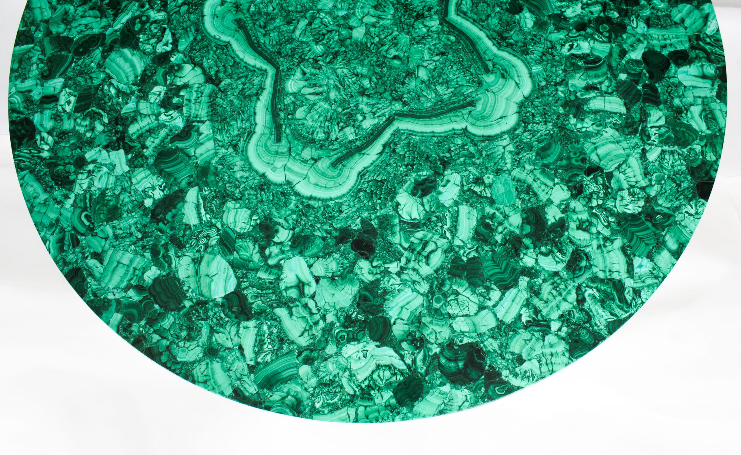 Table basse vintage en malachite et bronze patiné en noyer Milieu du 20ème siècle en vente 6
