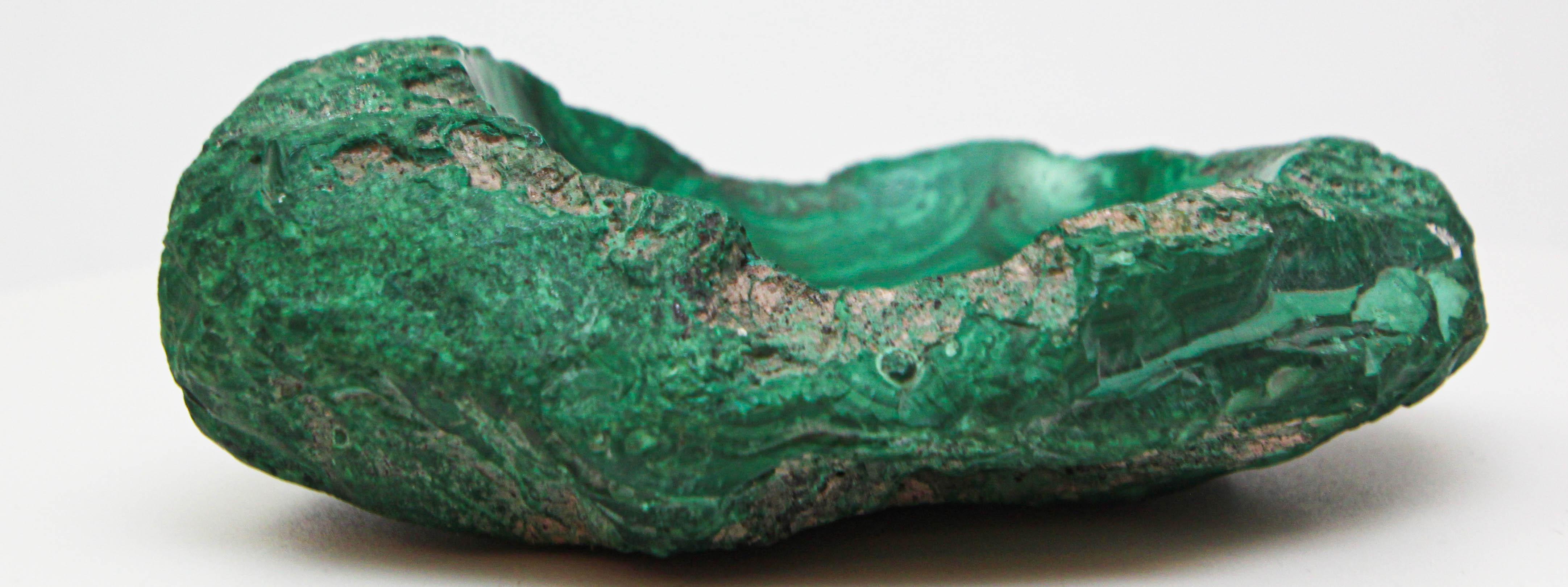 italien Cendrier Vide Poche vintage en malachite avec détails de tourbillons verts des années 1960 en vente
