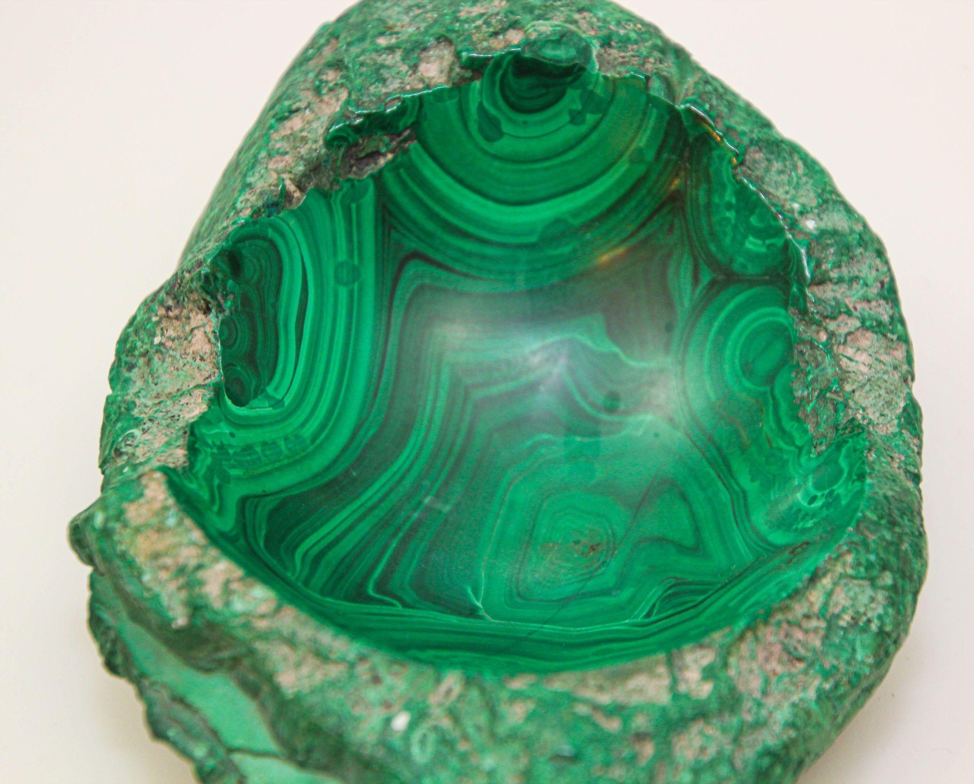 Cendrier Vide Poche vintage en malachite avec détails de tourbillons verts des années 1960 en vente 1