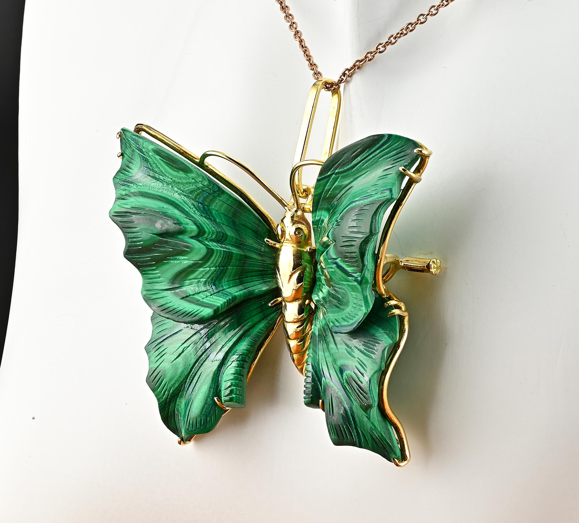 Vintage Malachite Carved Butterfly 18 KT Brooch Pendant For Sale 4