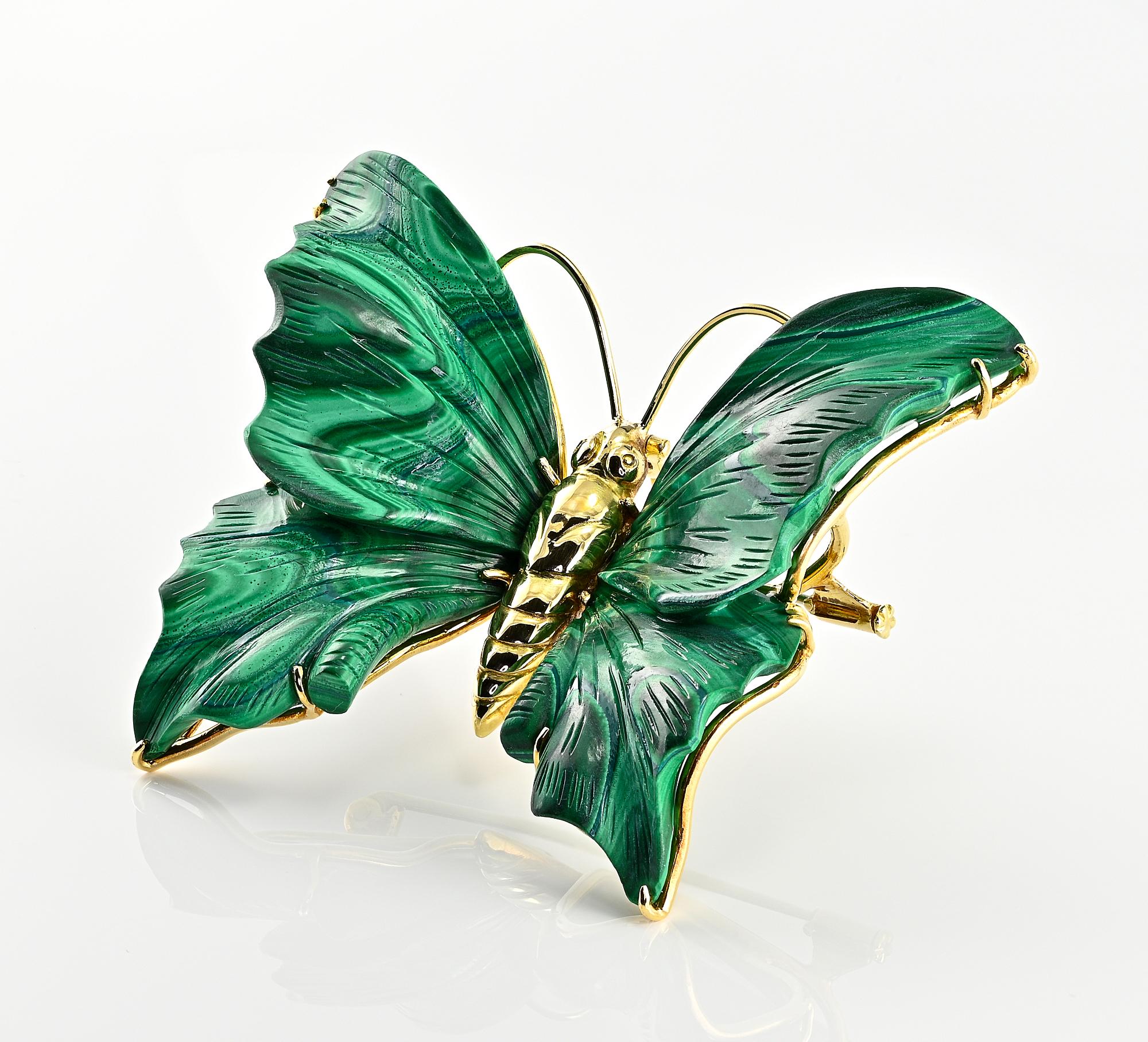 Vintage Malachite Carved Butterfly 18 KT Brooch Pendant For Sale 5