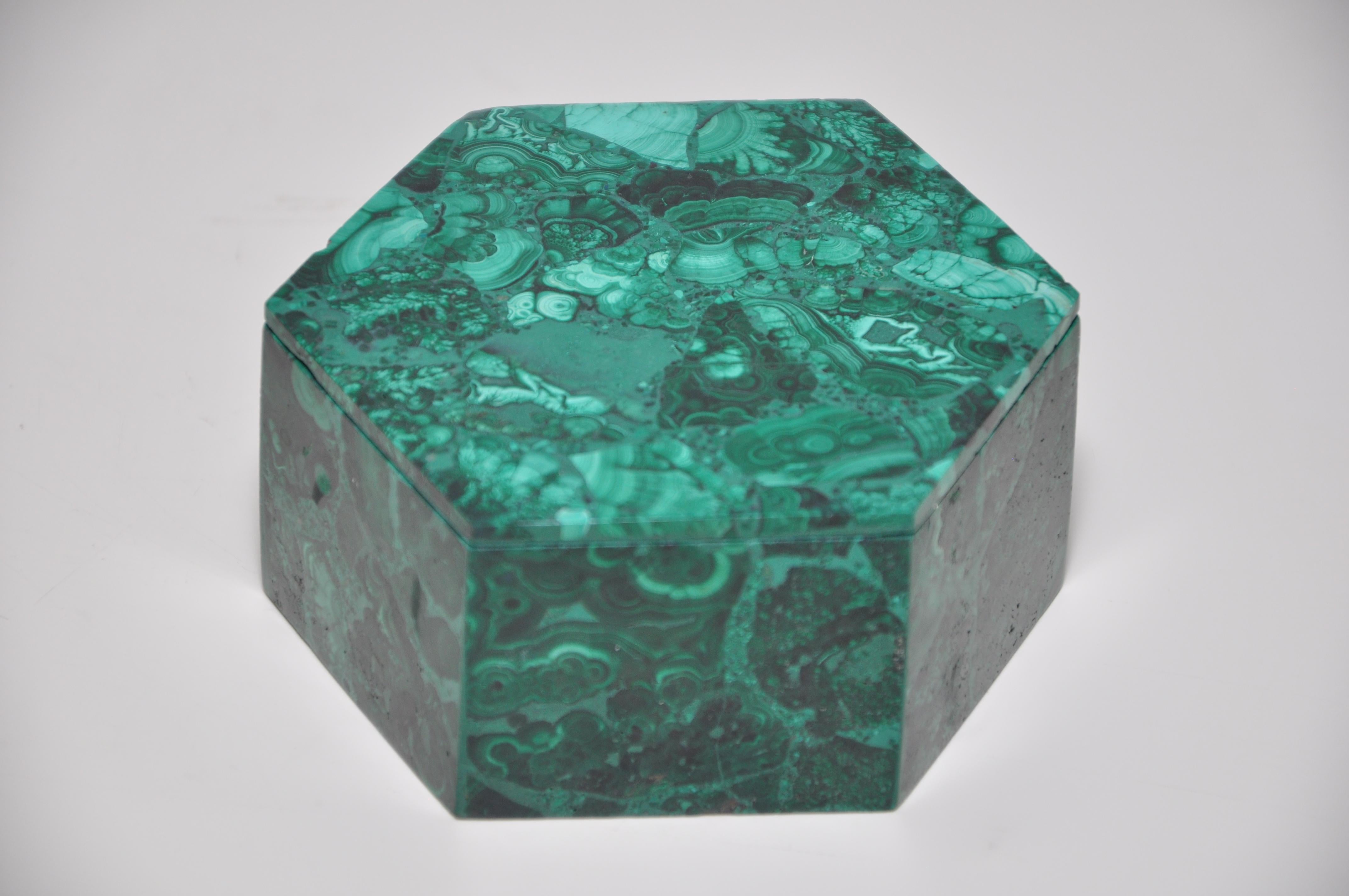 Nigerian Vintage Malachite Natural Gem Stone Green Jewelry Box For Sale