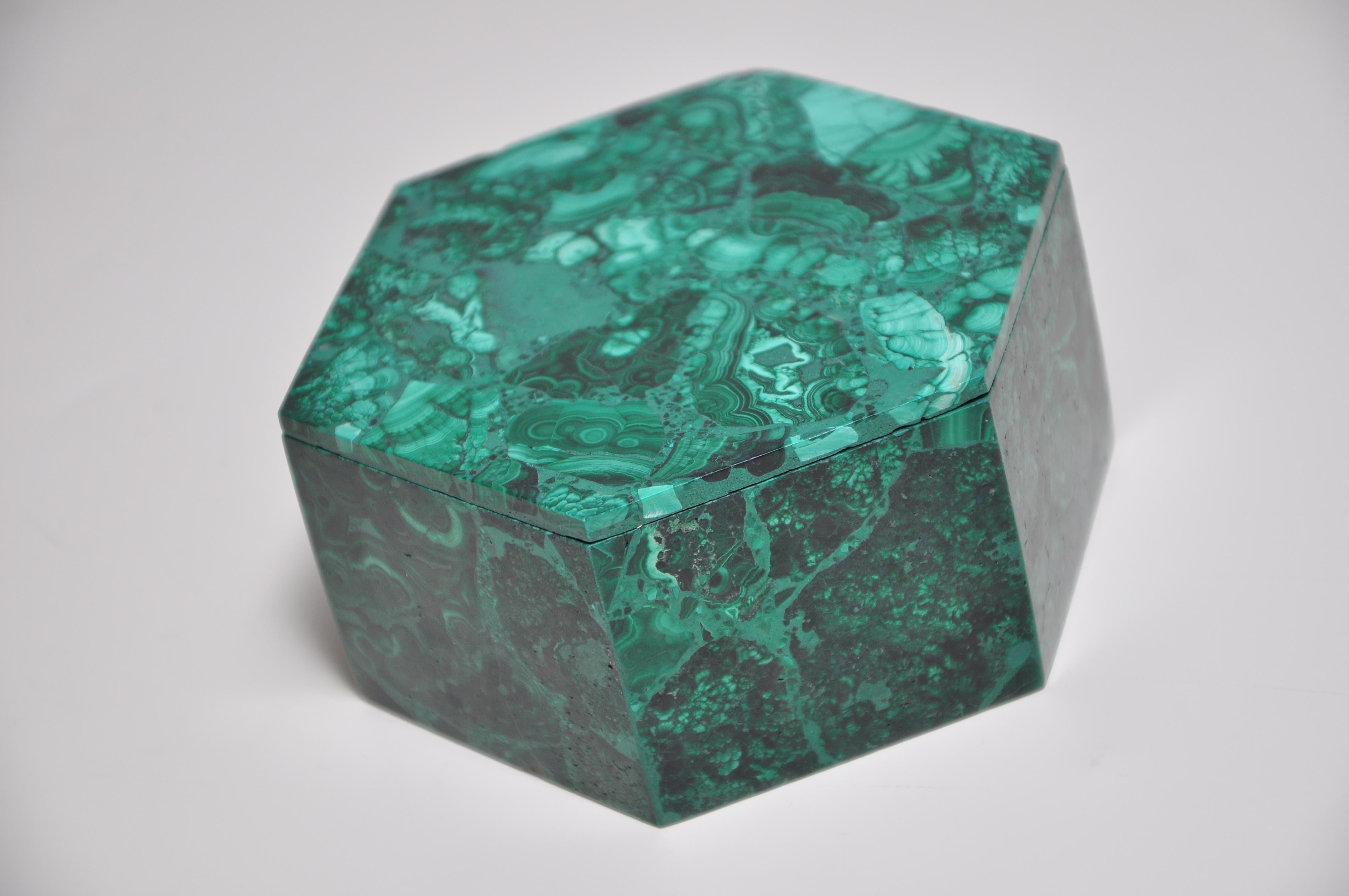 Vintage Malachite Natural Gem Stone Green Jewelry Box In Good Condition For Sale In Great Britain, Northern Ireland