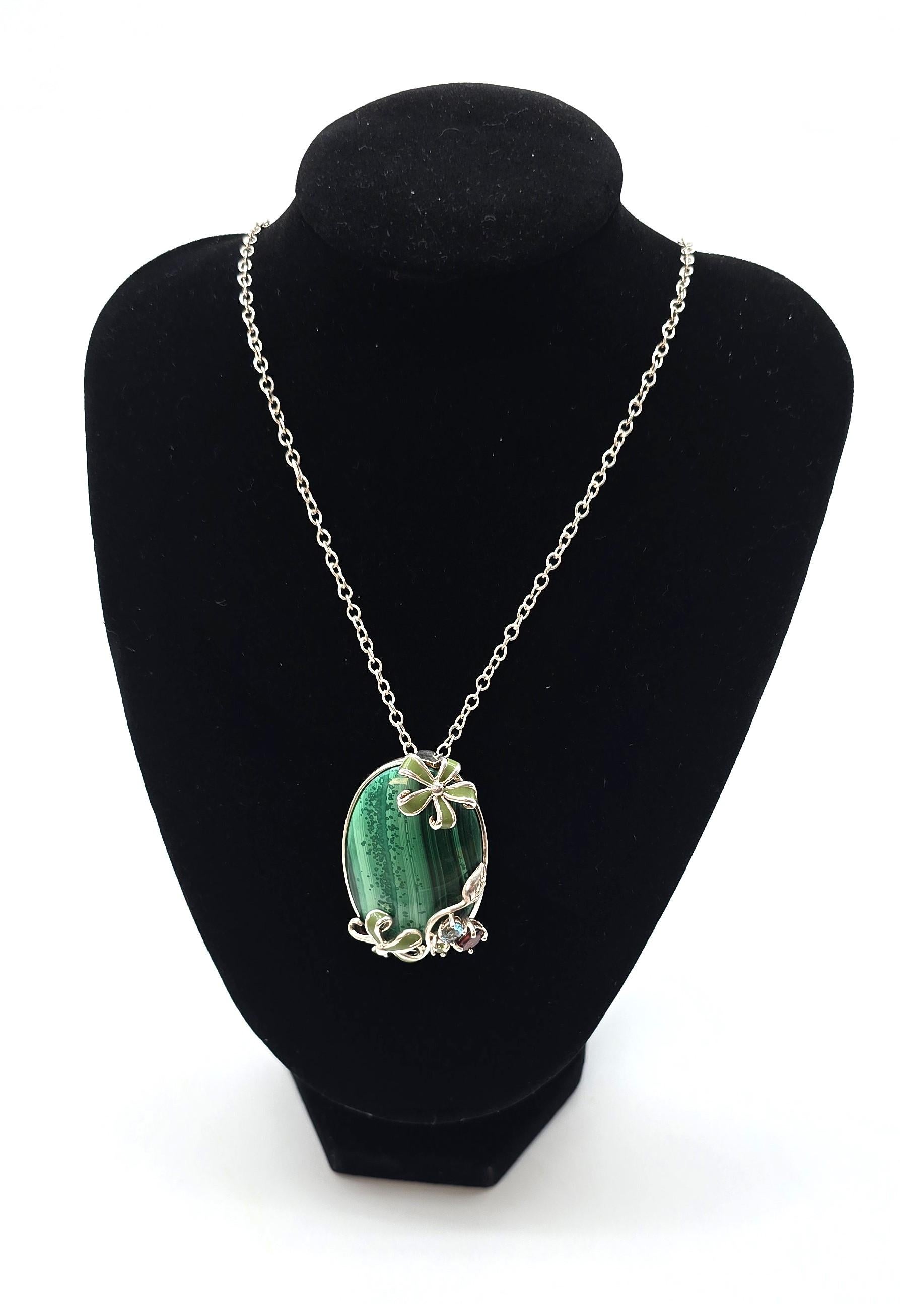 Ciondolo d'epoca in malachite e smalto - collana circa 1950 in vendita 2