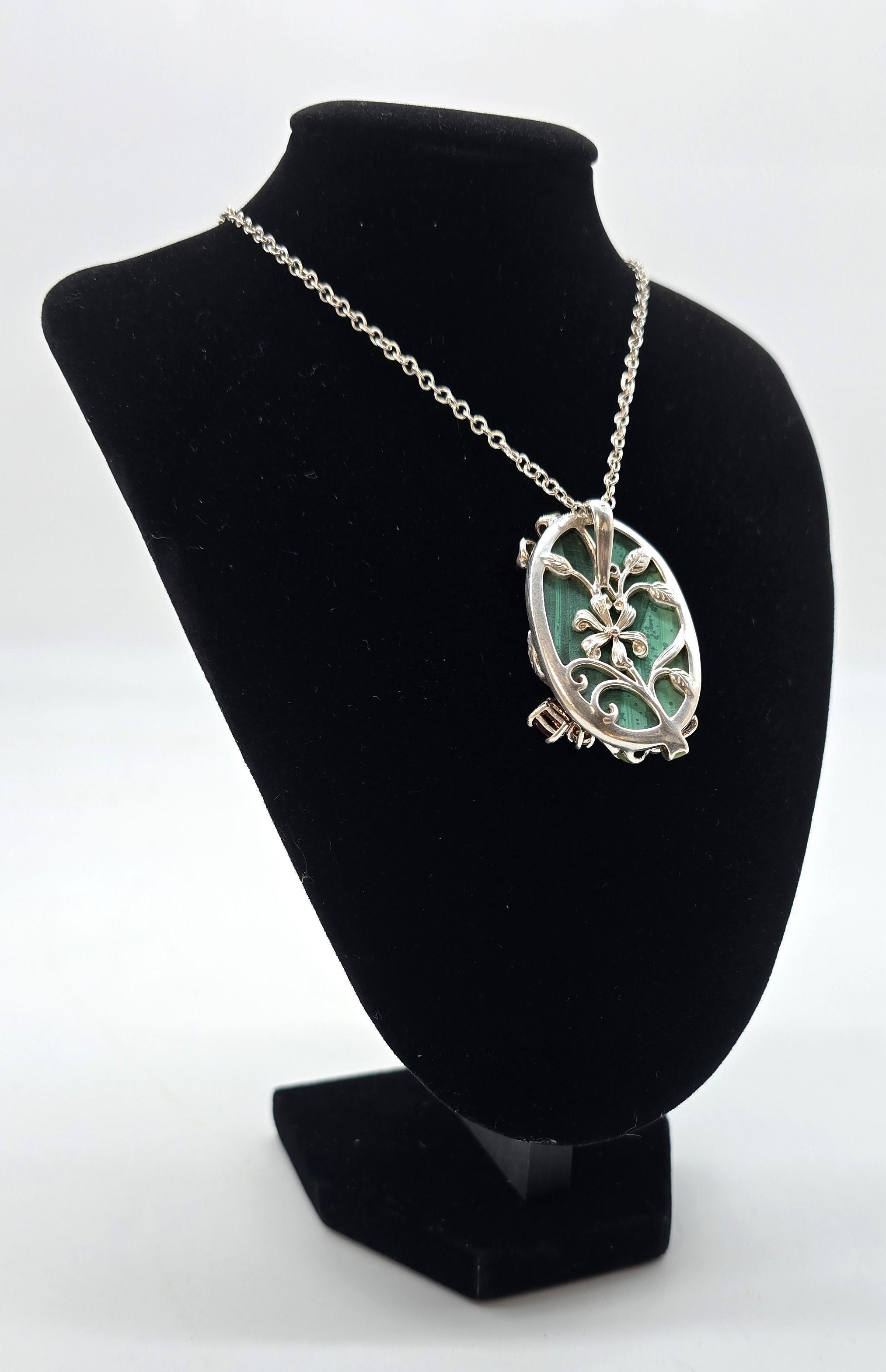 Ciondolo d'epoca in malachite e smalto - collana circa 1950 in vendita 3