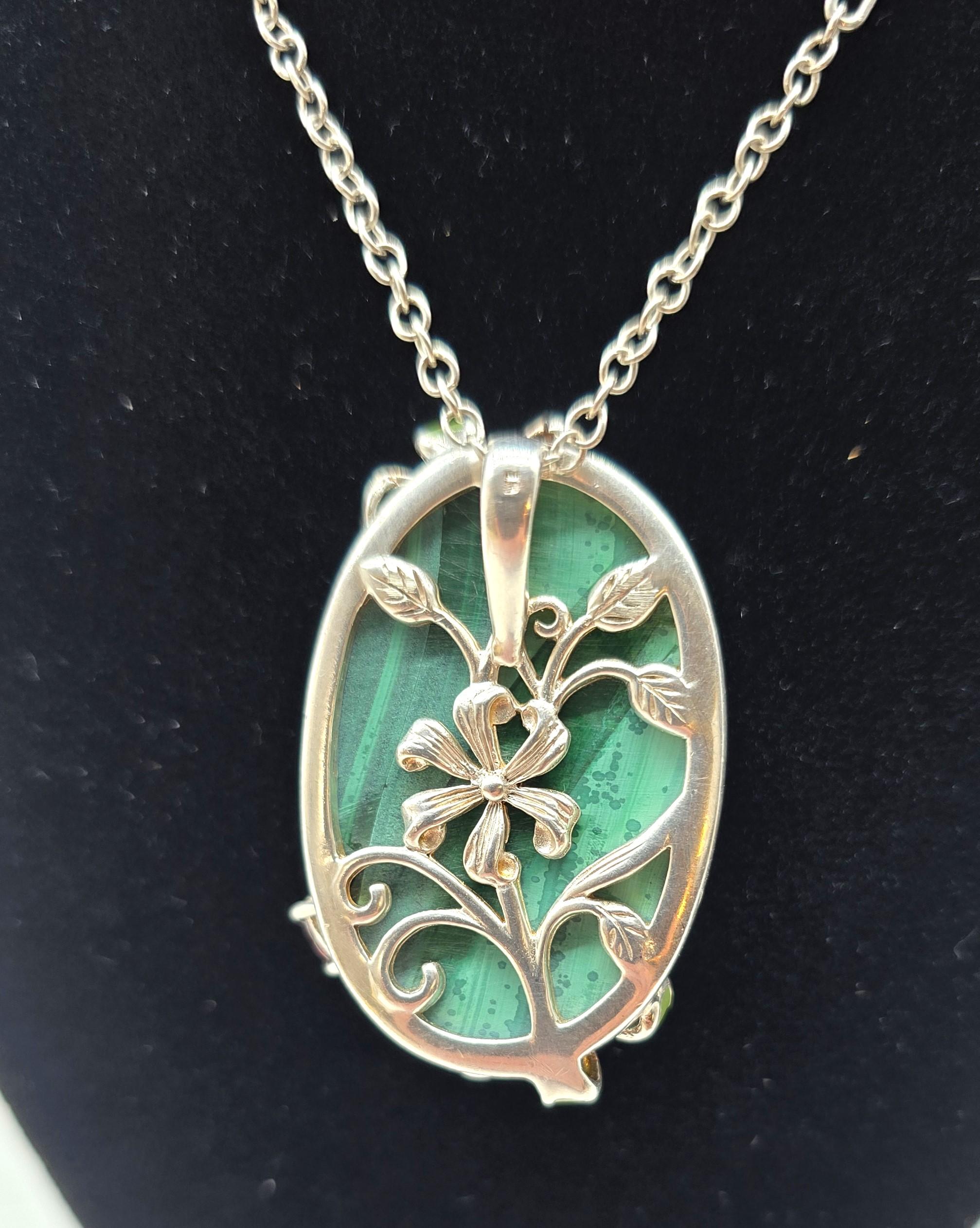 Ciondolo d'epoca in malachite e smalto - collana circa 1950 in vendita 4