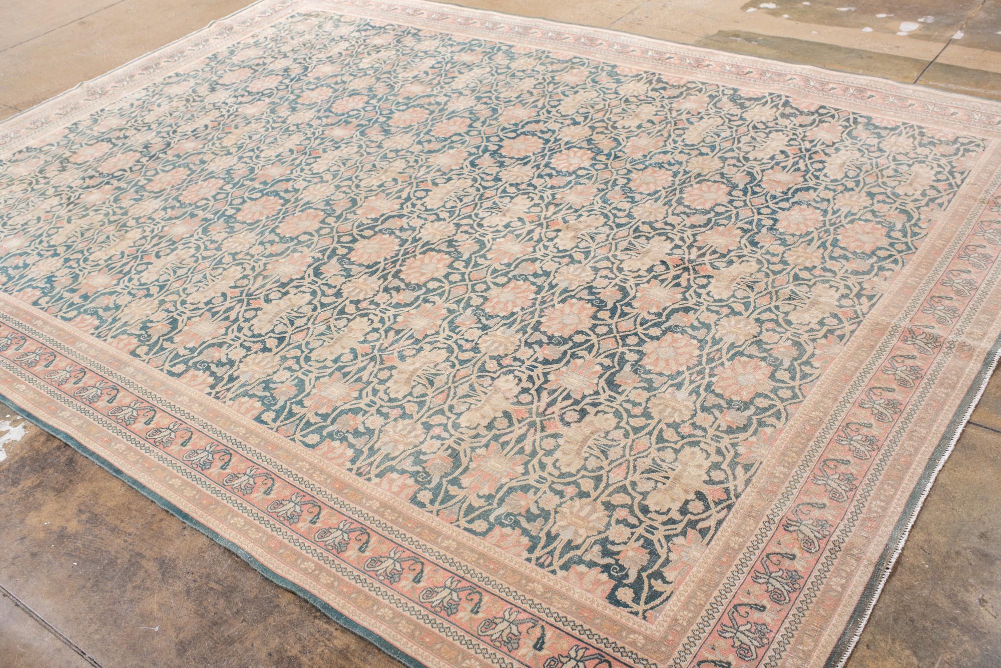 Malayer-Teppich im Vintage-Stil mit Allover-Muster aus Palmetten im Angebot 1
