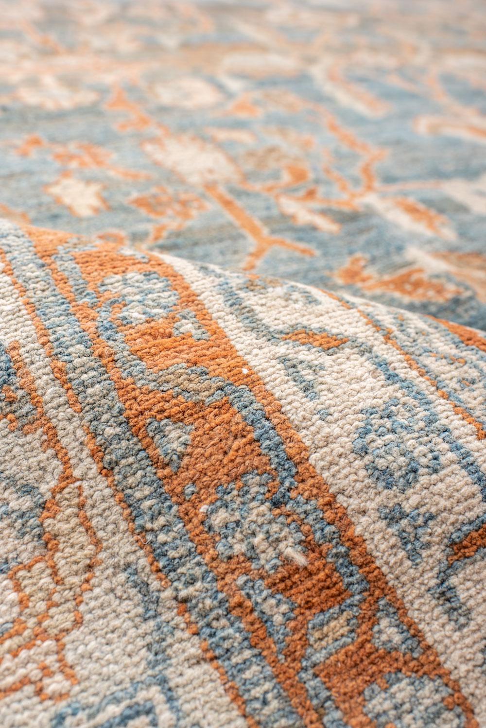 Malayer-Teppich im Vintage-Stil mit hellblauem Feld und Herati-Design (20. Jahrhundert)