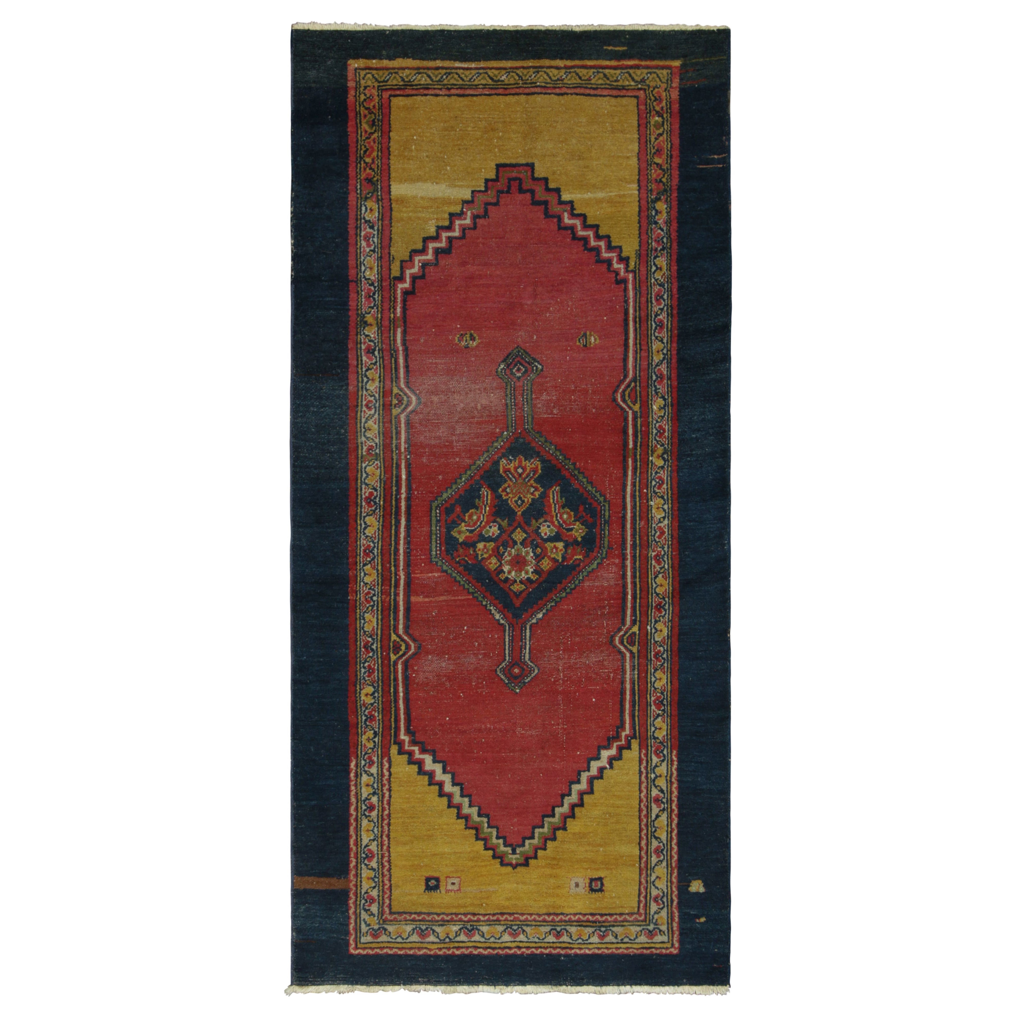 Tapis persan vintage Malayer, rouge et or avec médaillon floral - Rug
Kilim