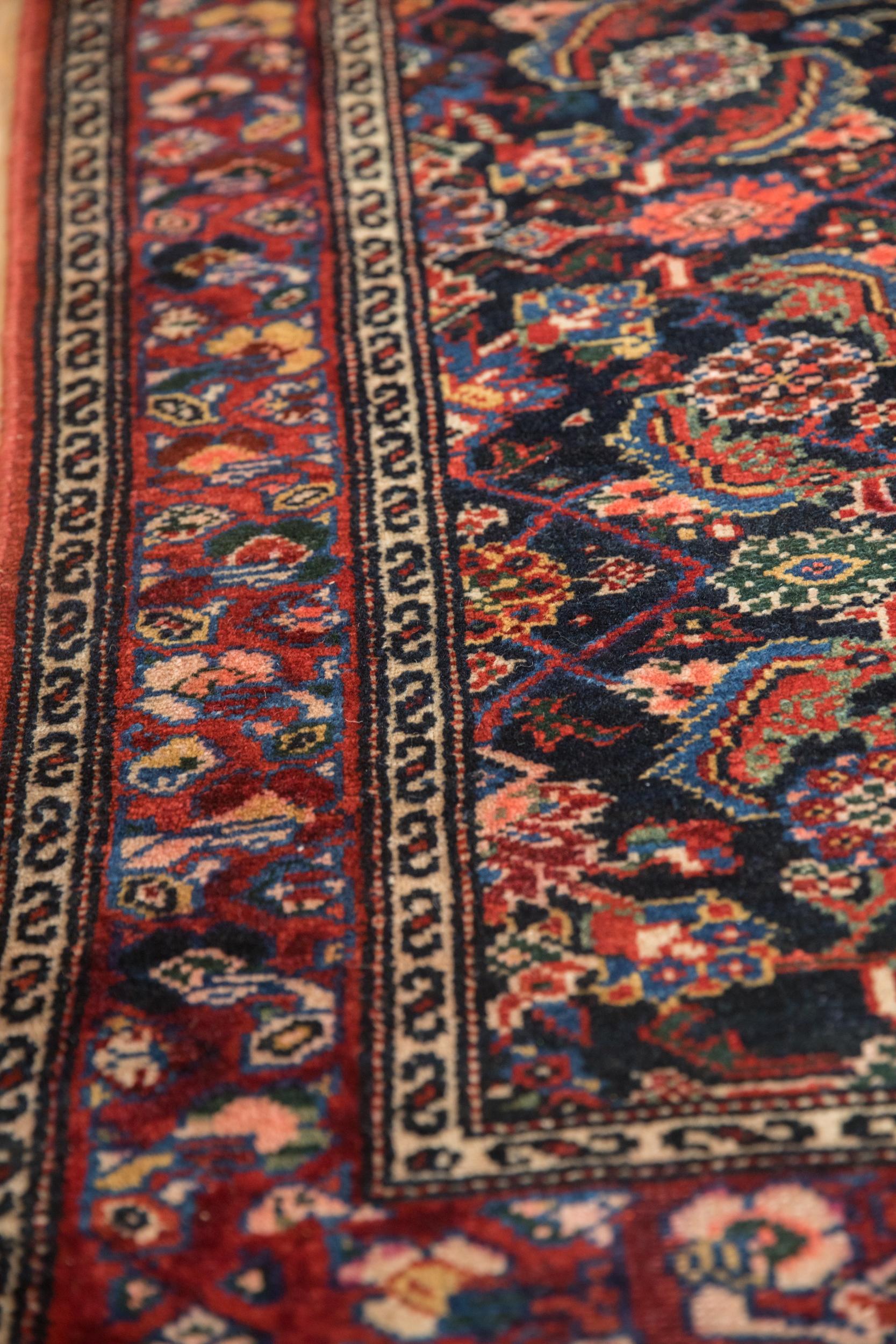 Tappeto Vintage Malayer In condizioni buone in vendita a Katonah, NY