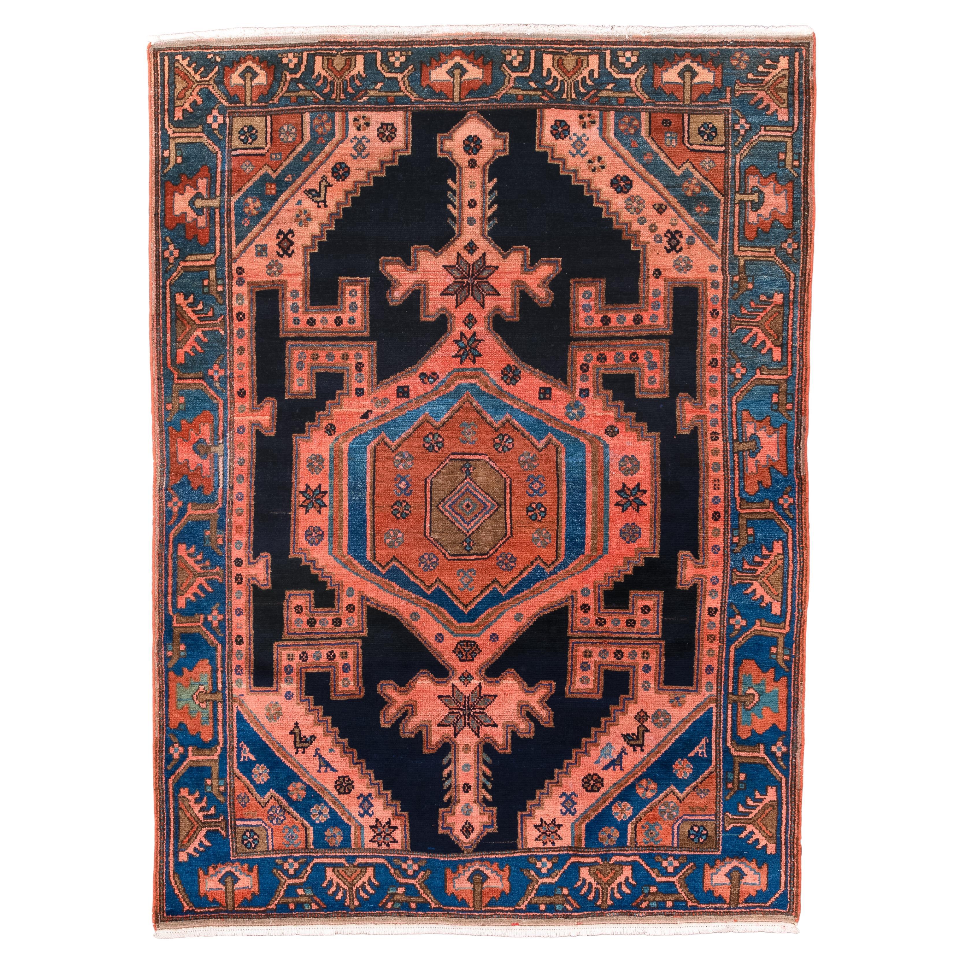 Alter Malayer-Teppich mit kompliziertem Medaillon im Angebot