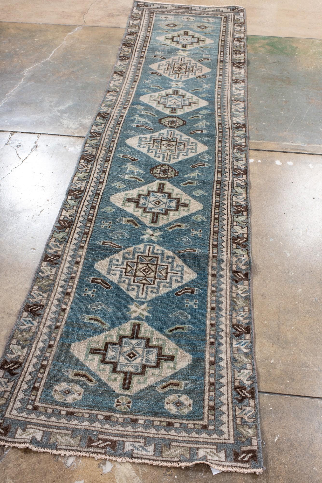 Traves de Mesa Vintage Malayer Azul con Medallones Geométricos Persa en venta