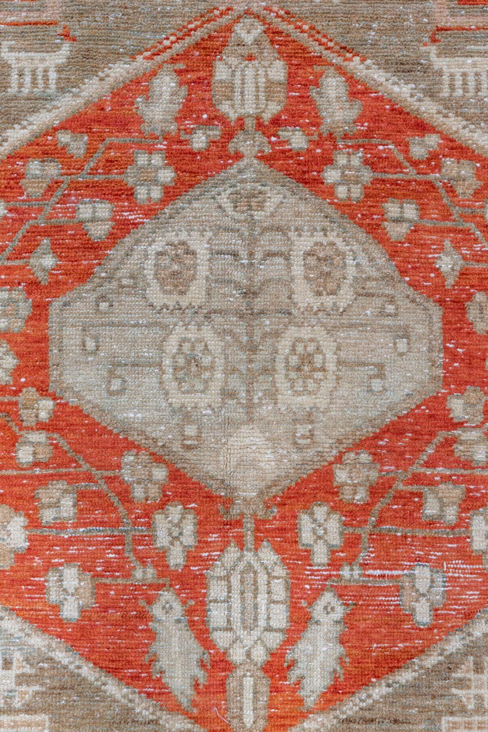 Malayer-Läufer im Vintage-Stil mit Diamantmedaillons (Handgeknüpft) im Angebot